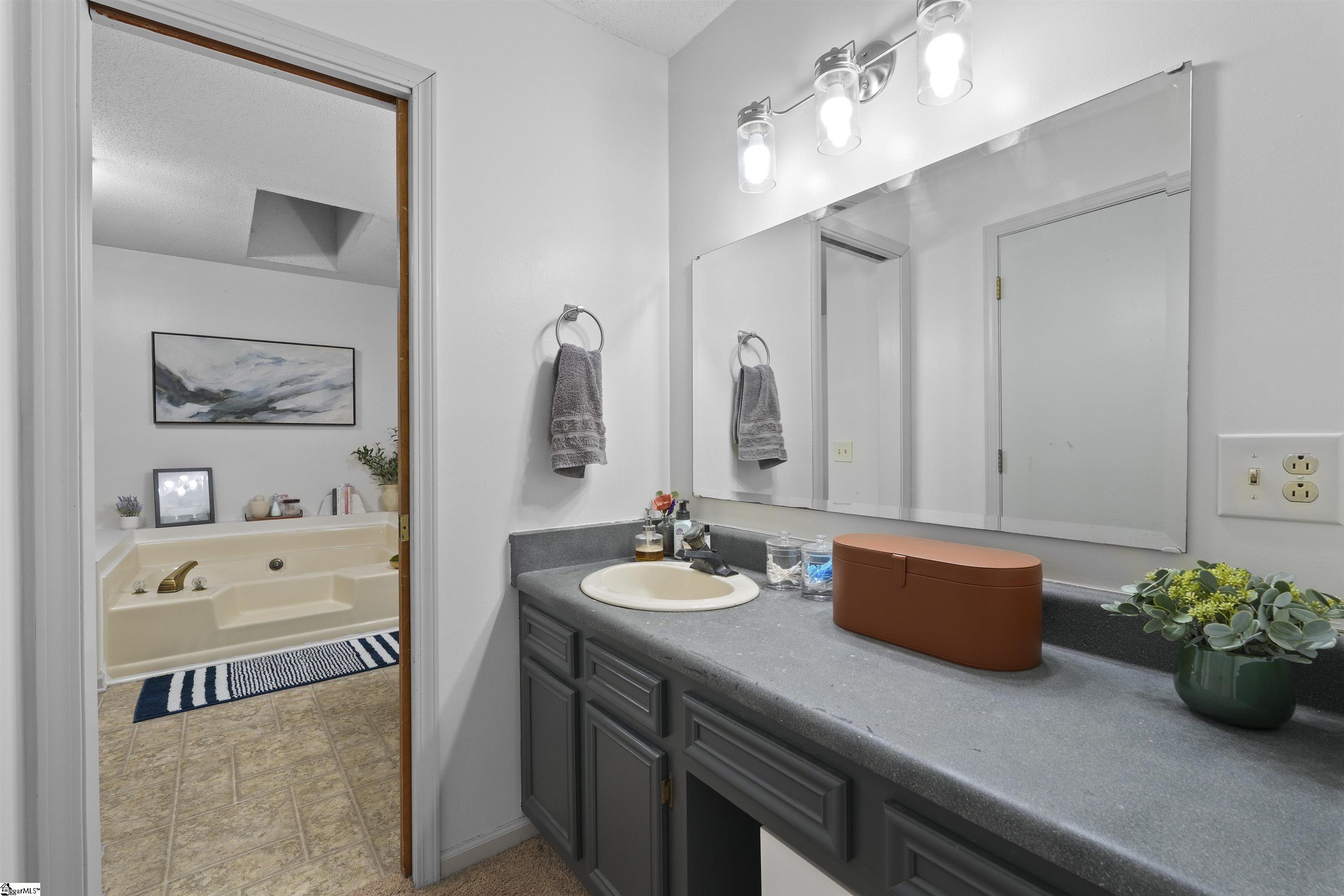 101 J Pearle Court