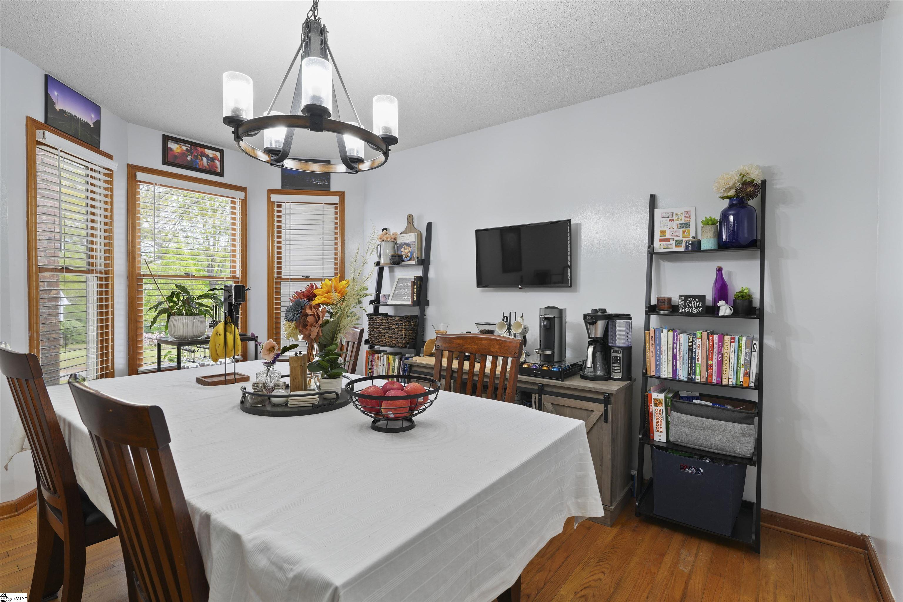 101 J Pearle Court