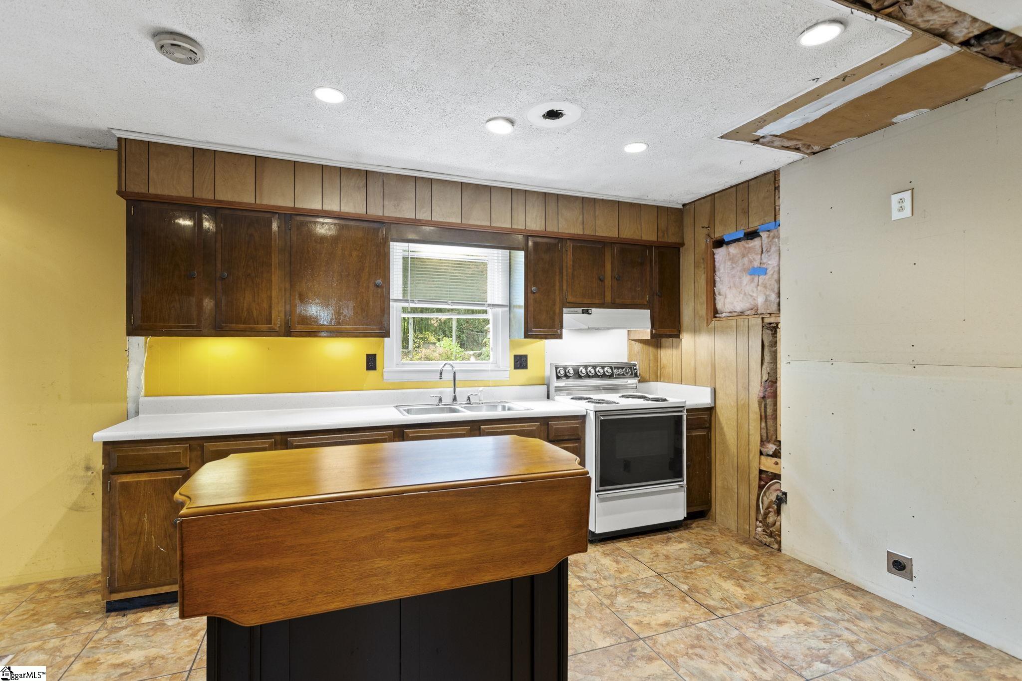 121 Oak Hill Drive