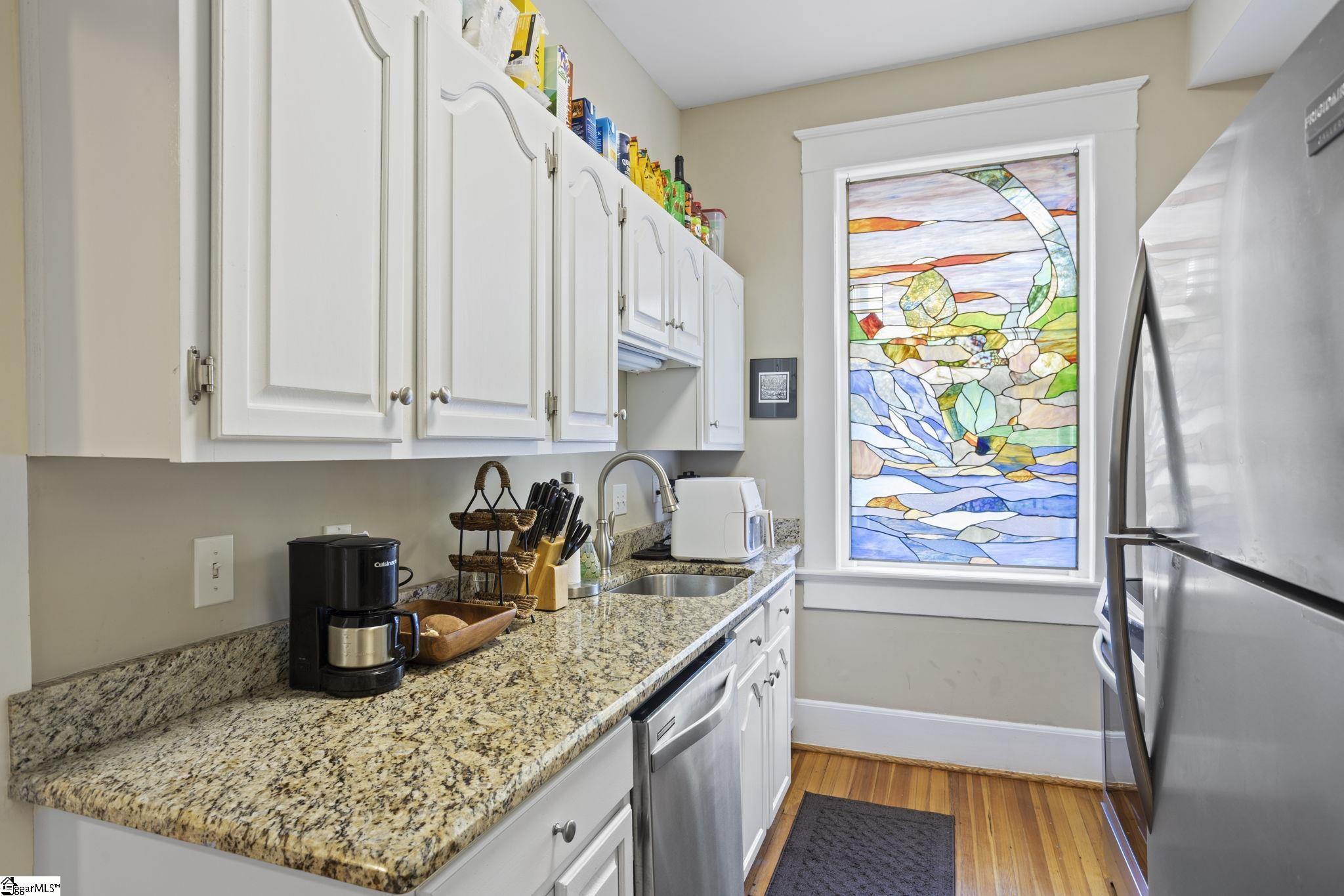 400 E Washington Street Unit 3