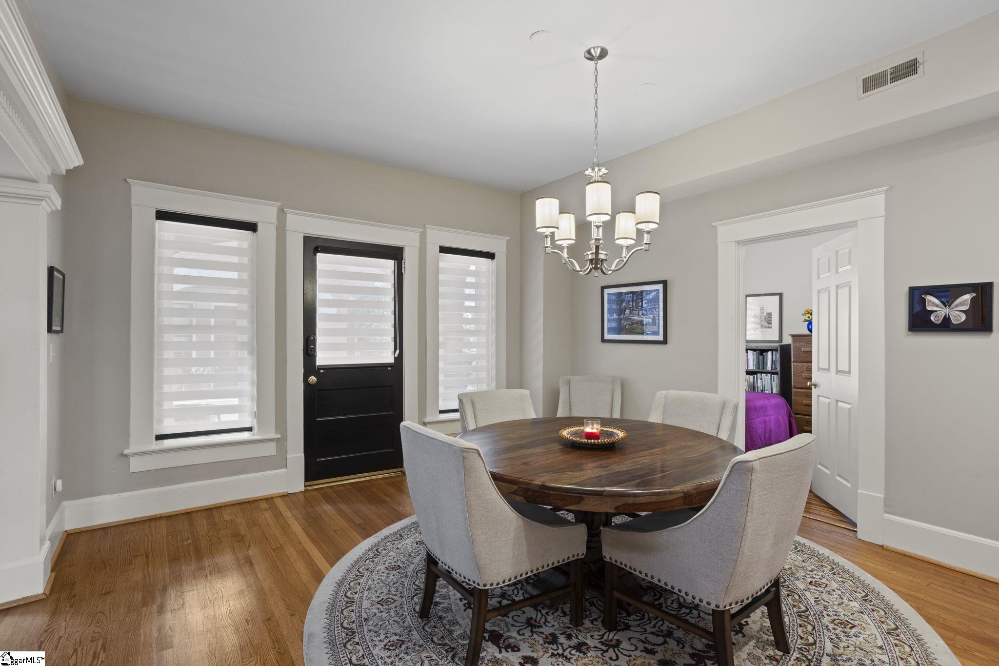 400 E Washington Street Unit 3
