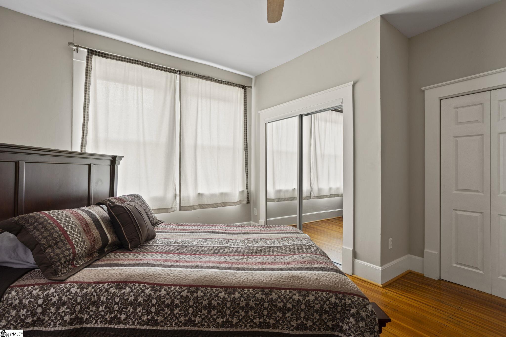 400 E Washington Street Unit 3