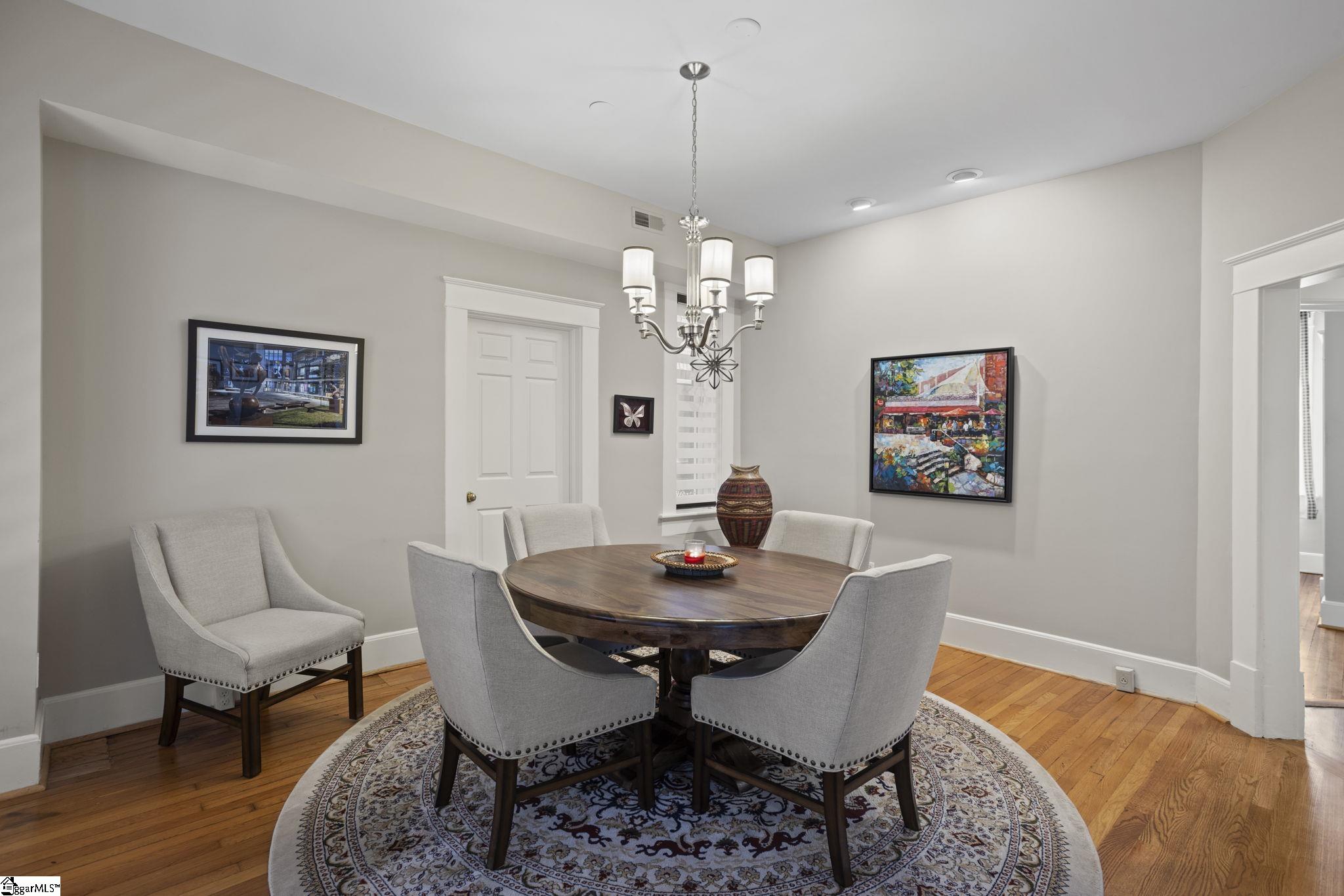400 E Washington Street Unit 3