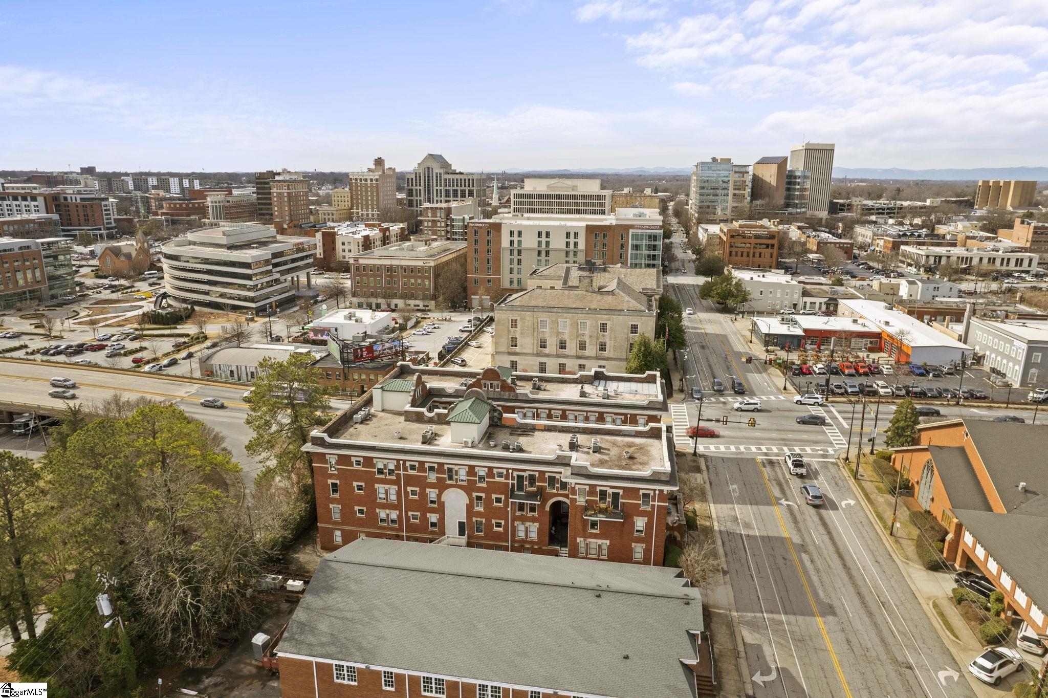 400 E Washington Street Unit 3