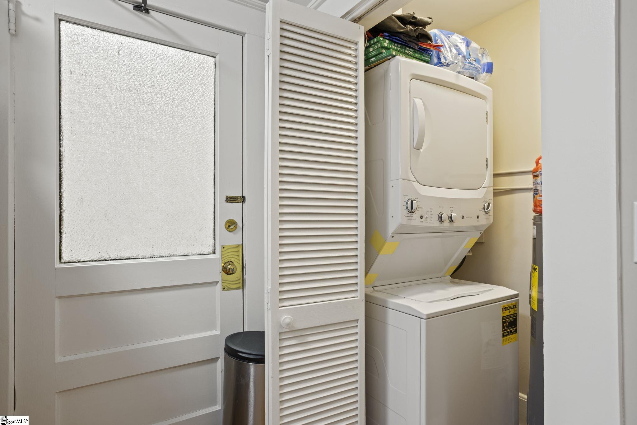 400 E Washington Street Unit 3