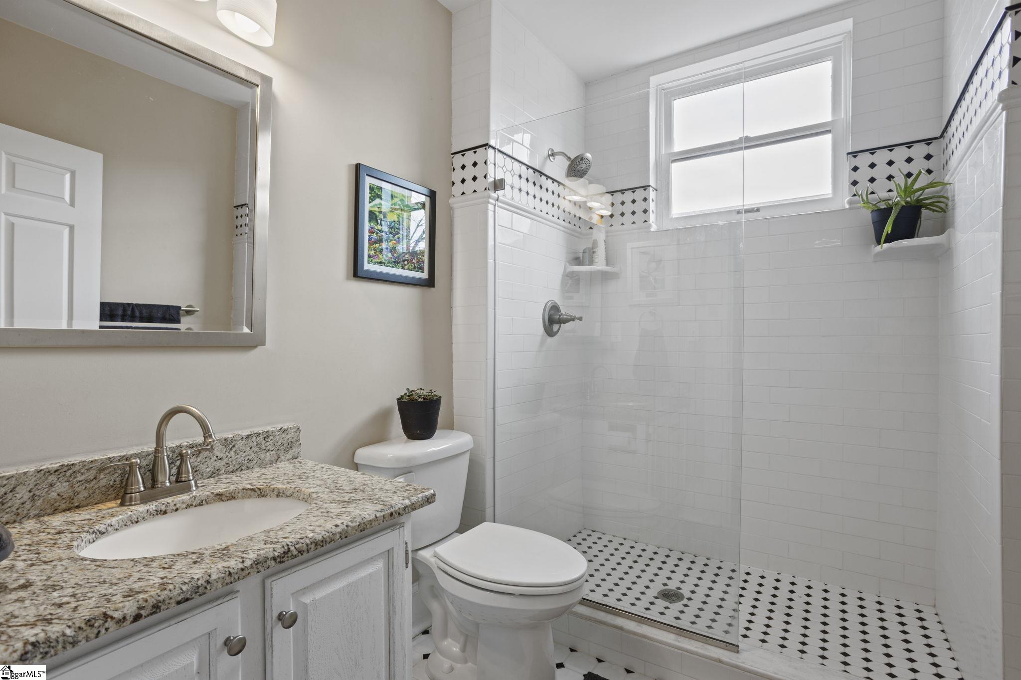 400 E Washington Street Unit 3