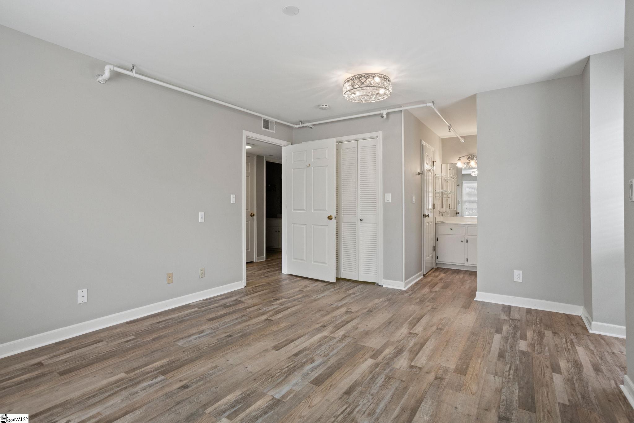 108 Swansgate Place
