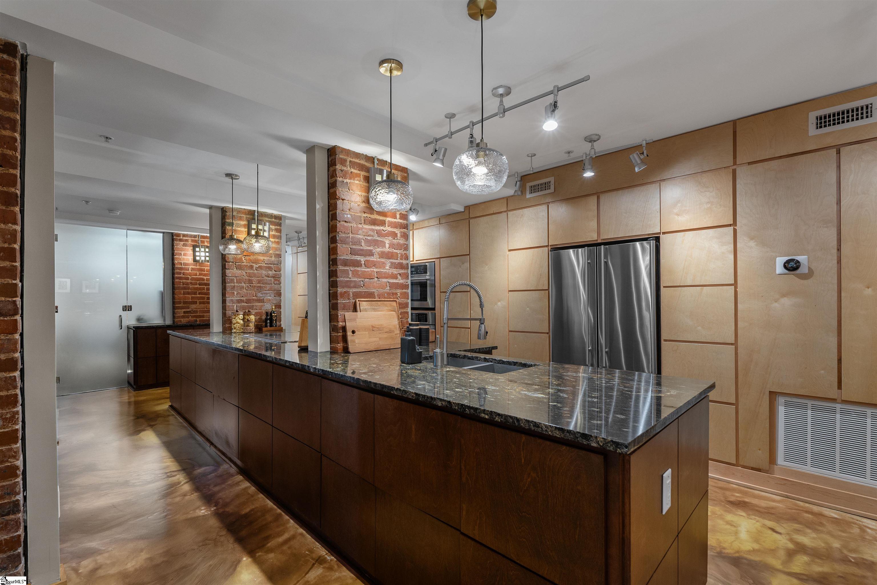 400 E Washington Street Unit 28