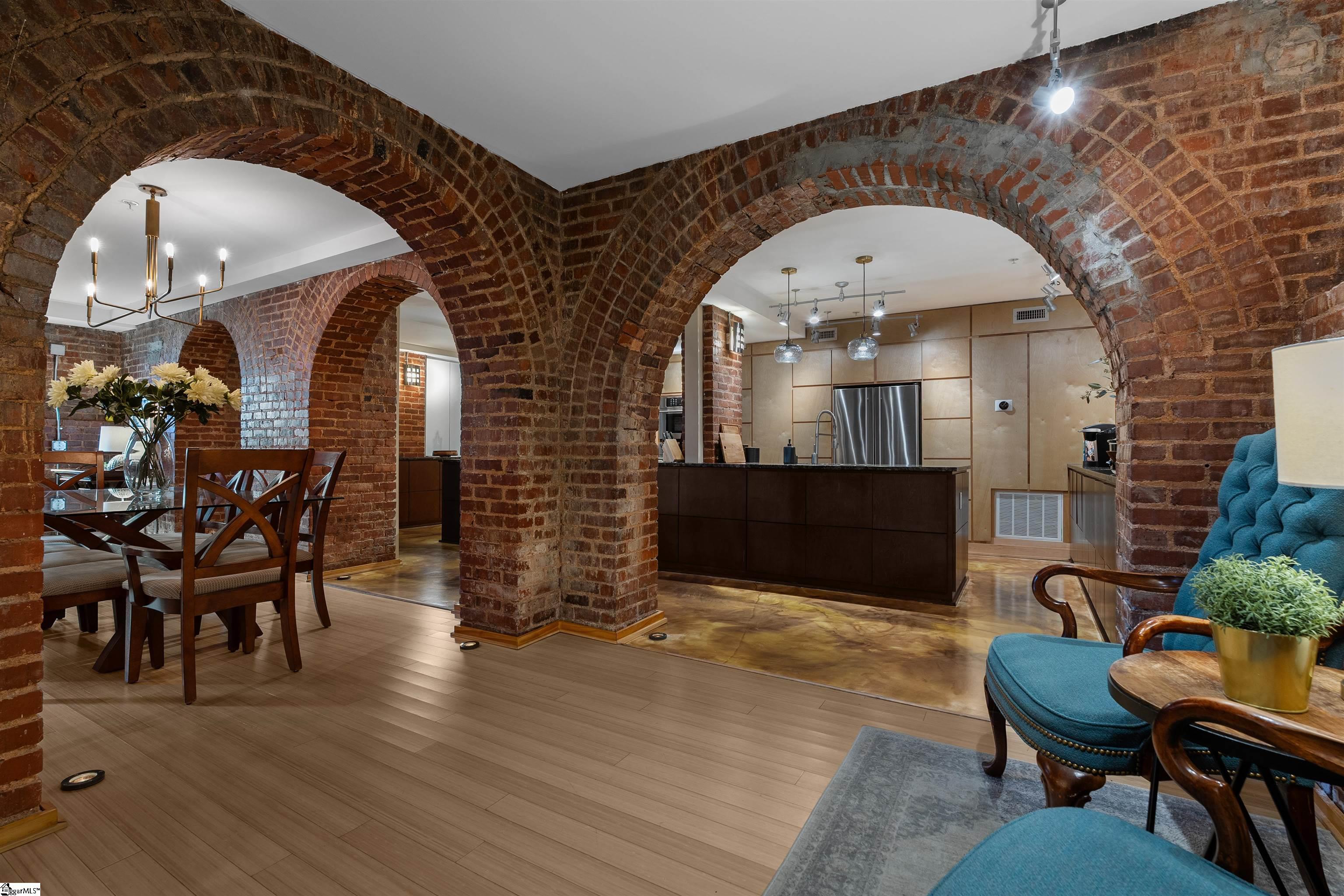 400 E Washington Street Unit 28