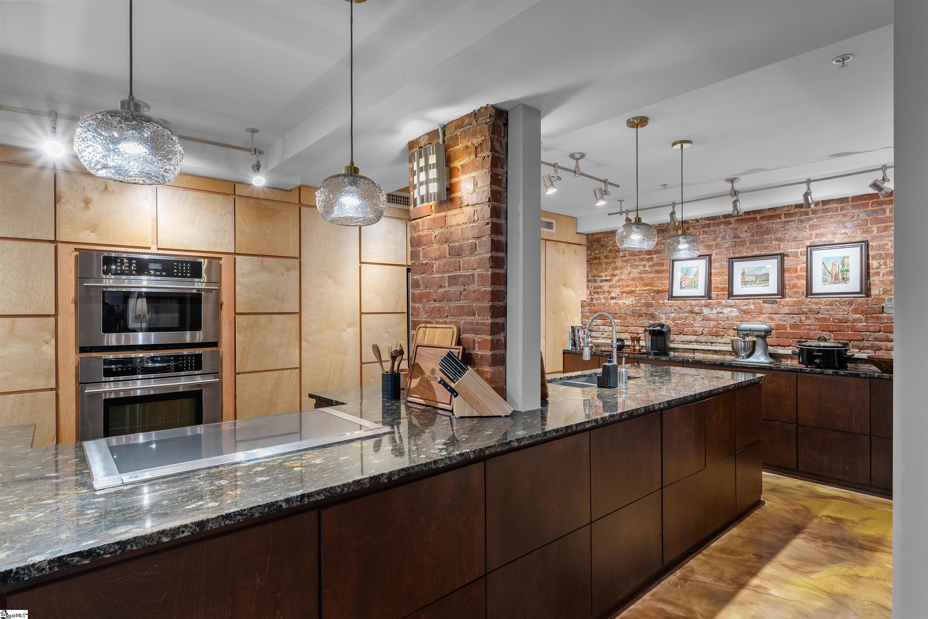 400 E Washington Street Unit 28