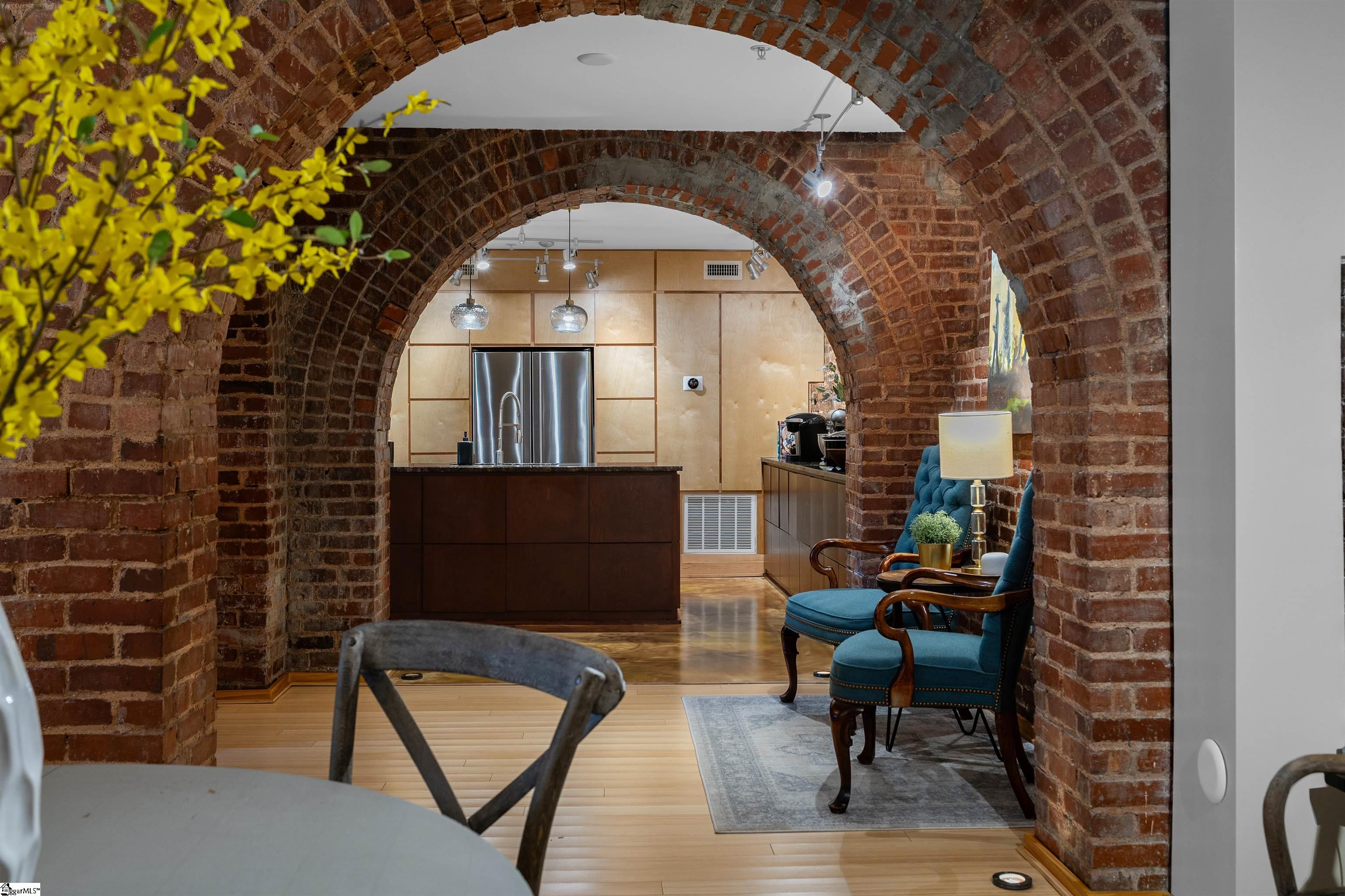 400 E Washington Street Unit 28