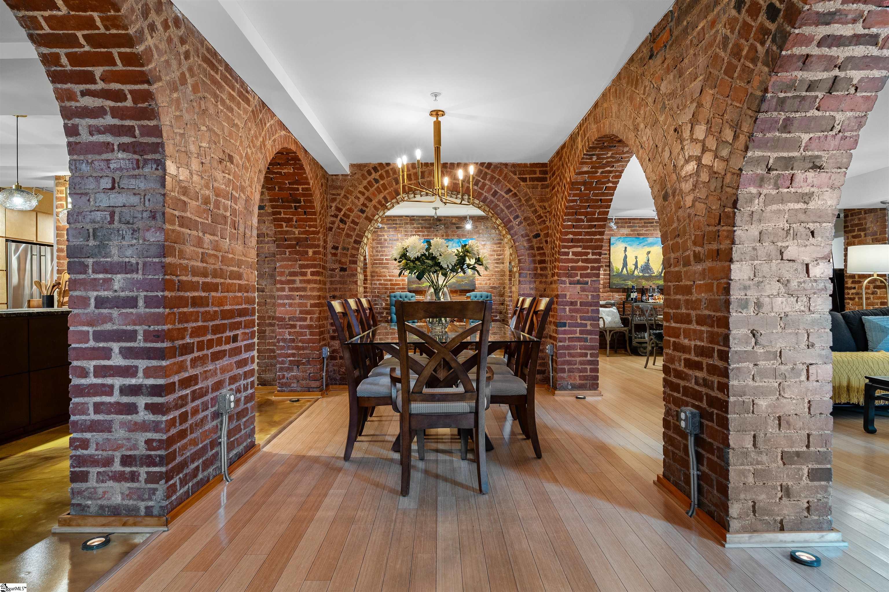 400 E Washington Street Unit 28