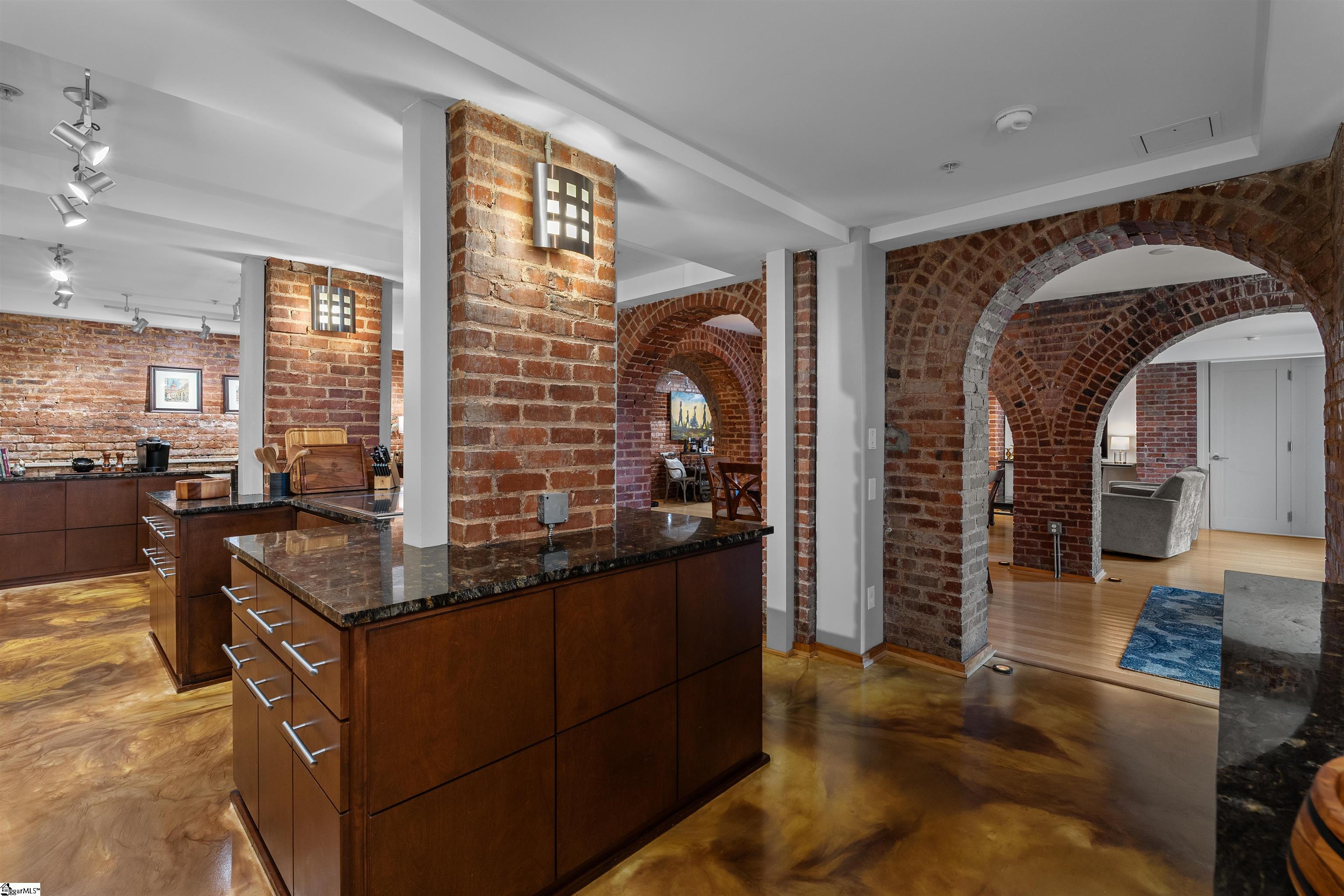 400 E Washington Street Unit 28