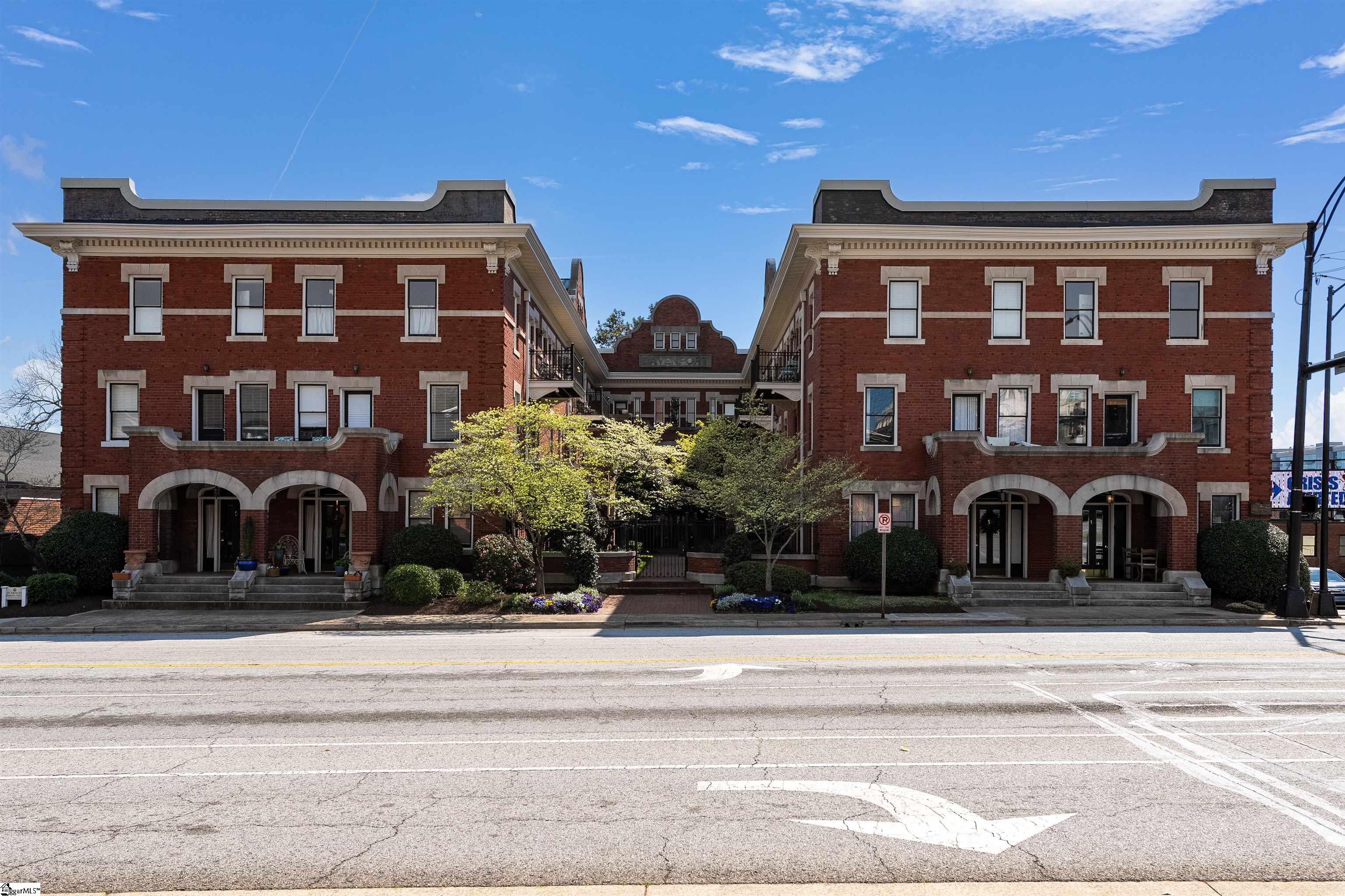 400 E Washington Street Unit 28