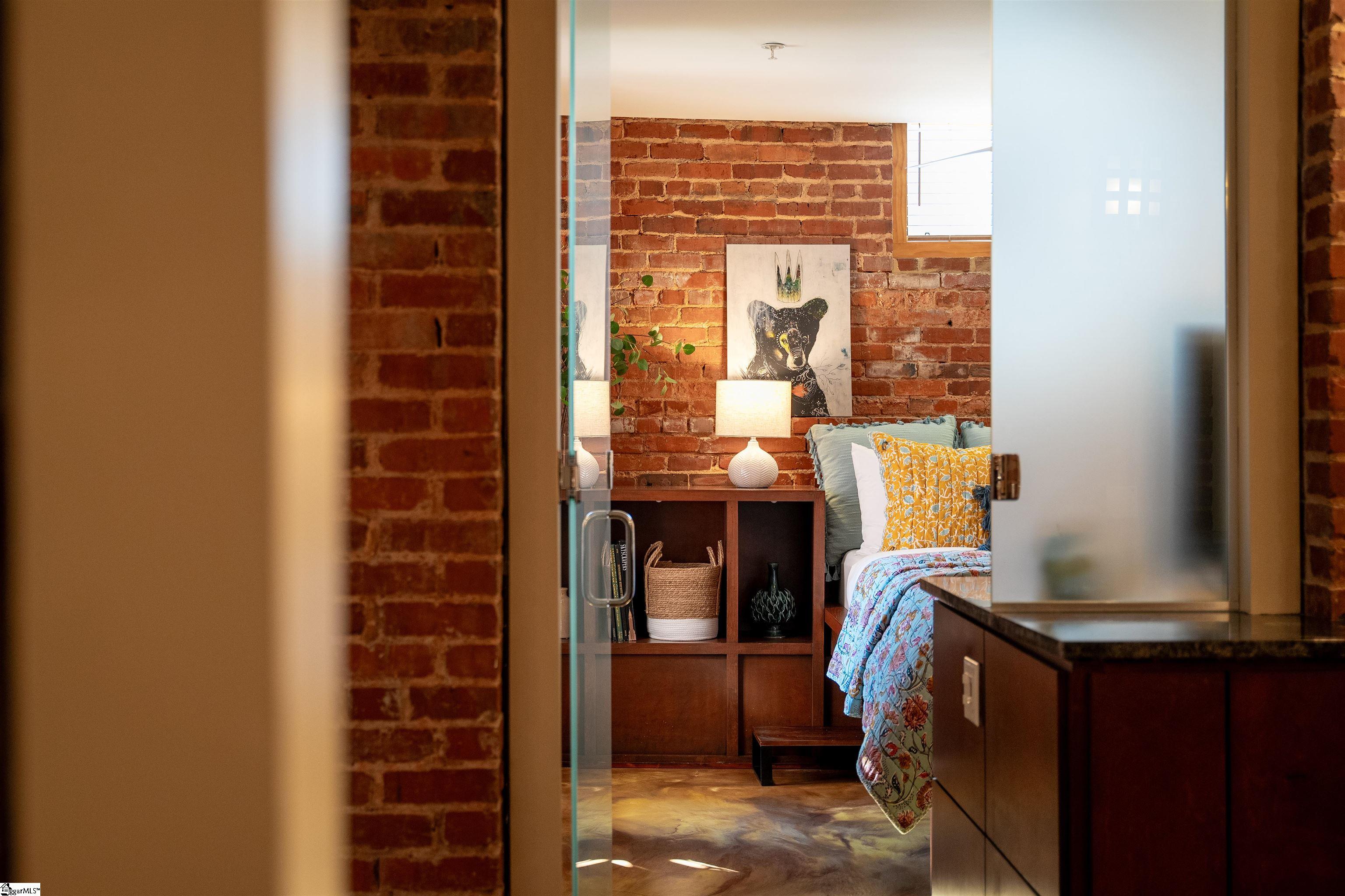 400 E Washington Street Unit 28