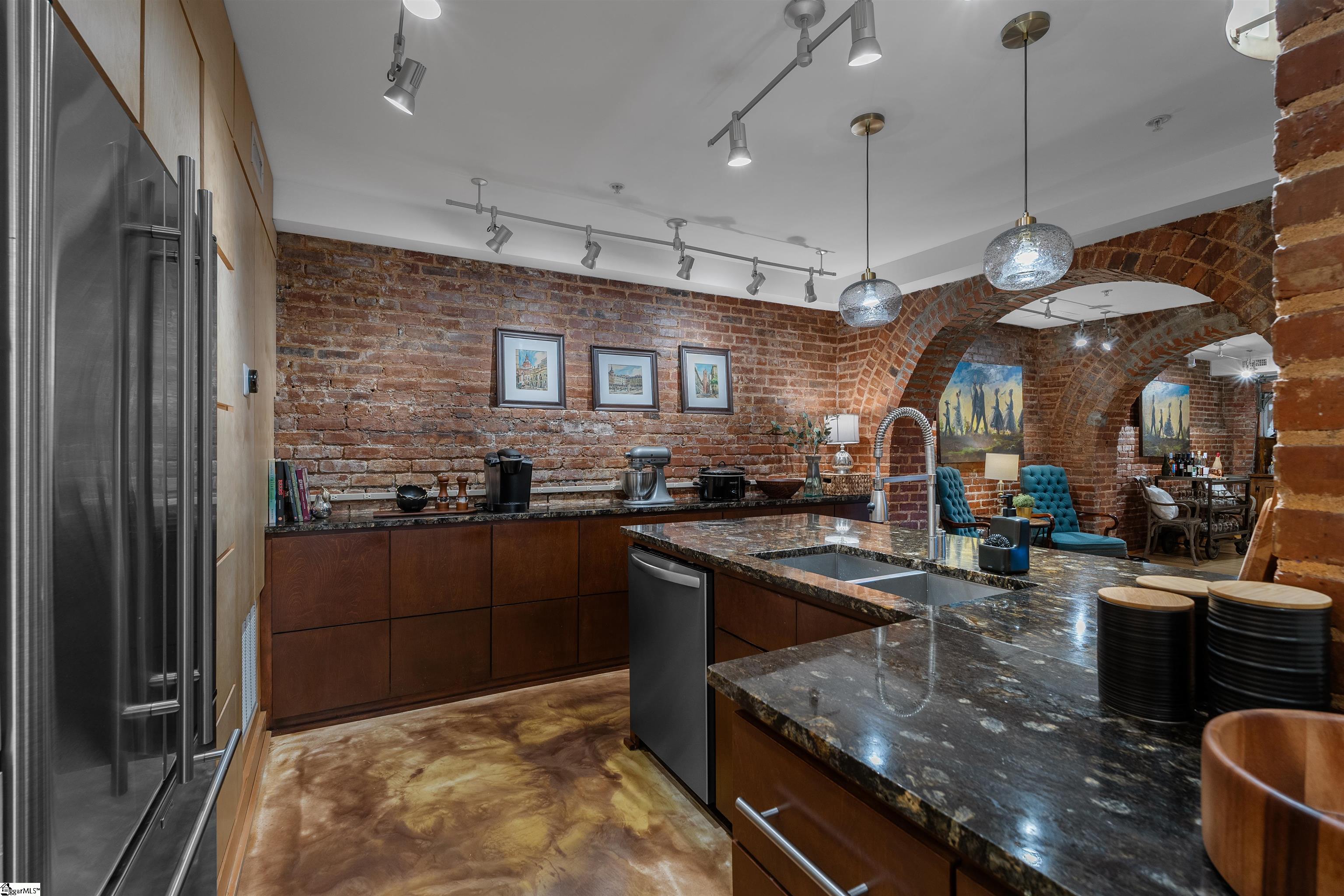 400 E Washington Street Unit 28