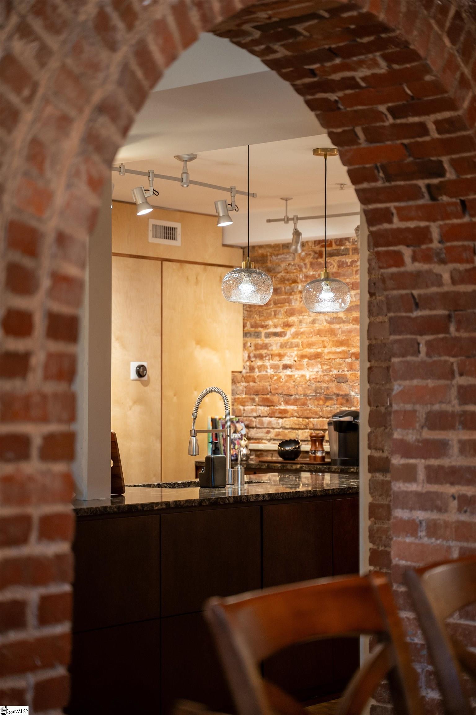 400 E Washington Street Unit 28