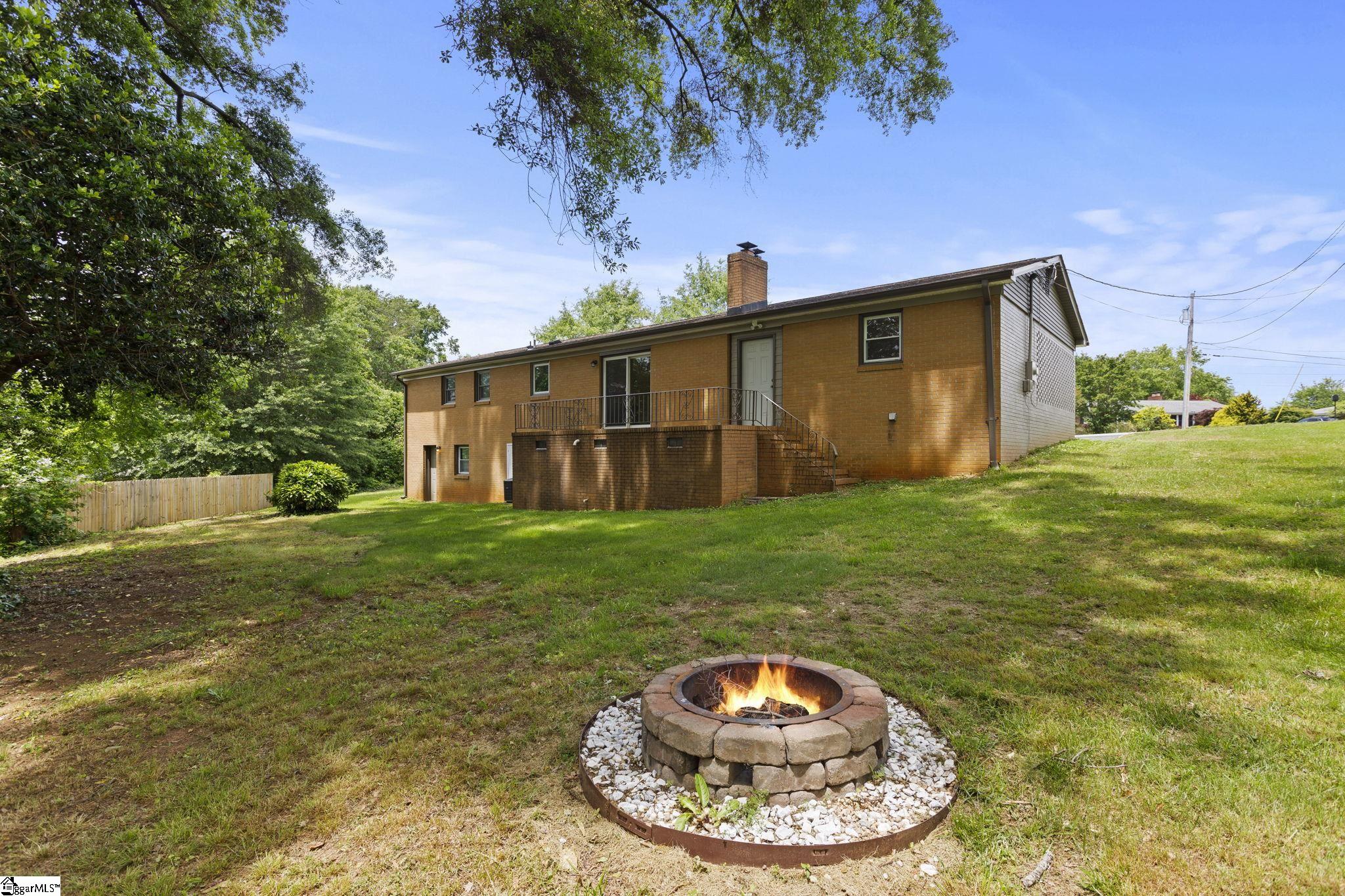 116 E Hill Drive
