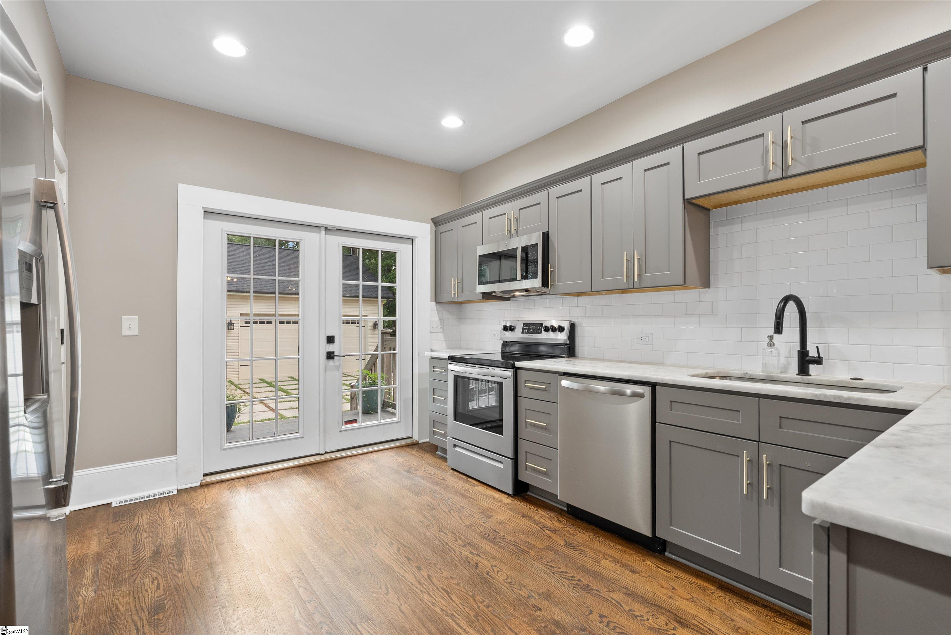 109 Ladson Street