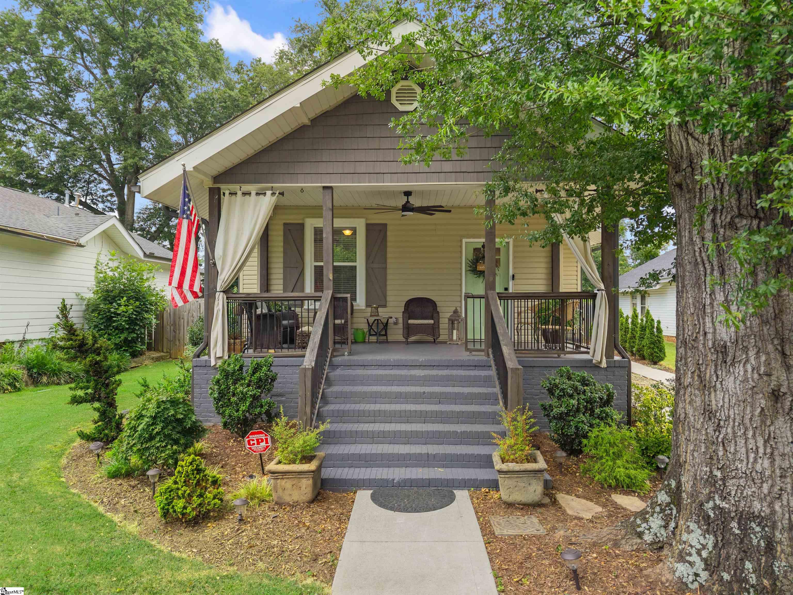 109 Ladson Street