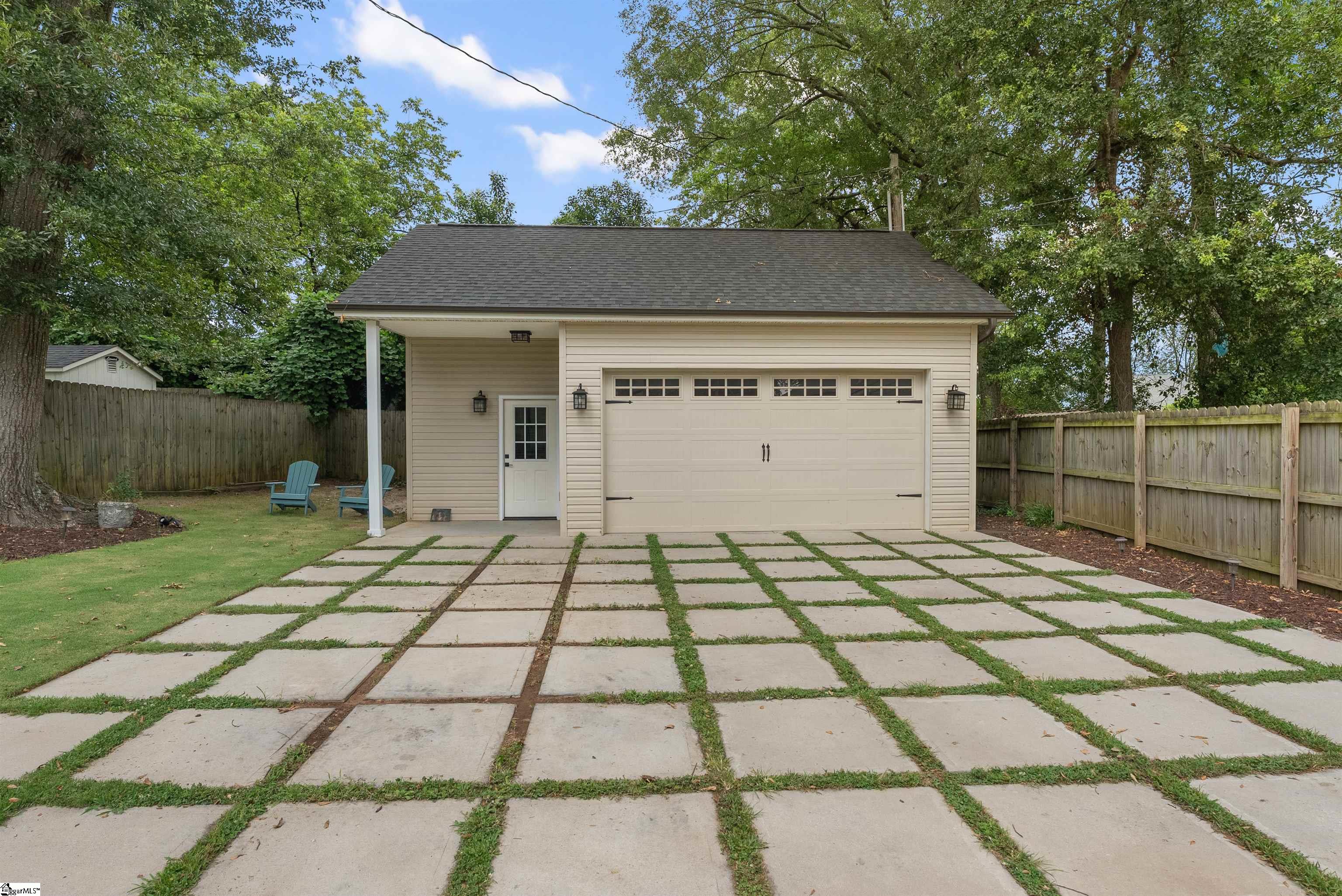 109 Ladson Street
