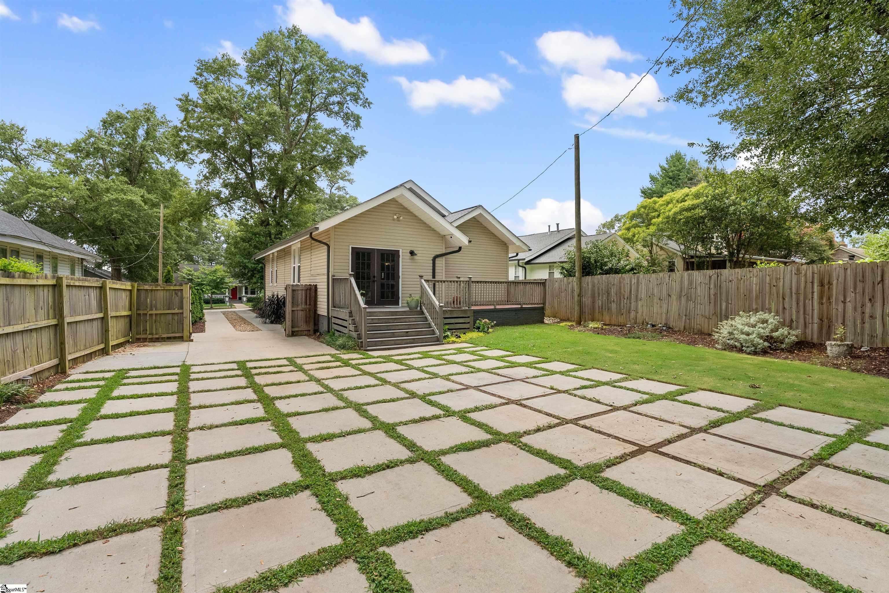 109 Ladson Street