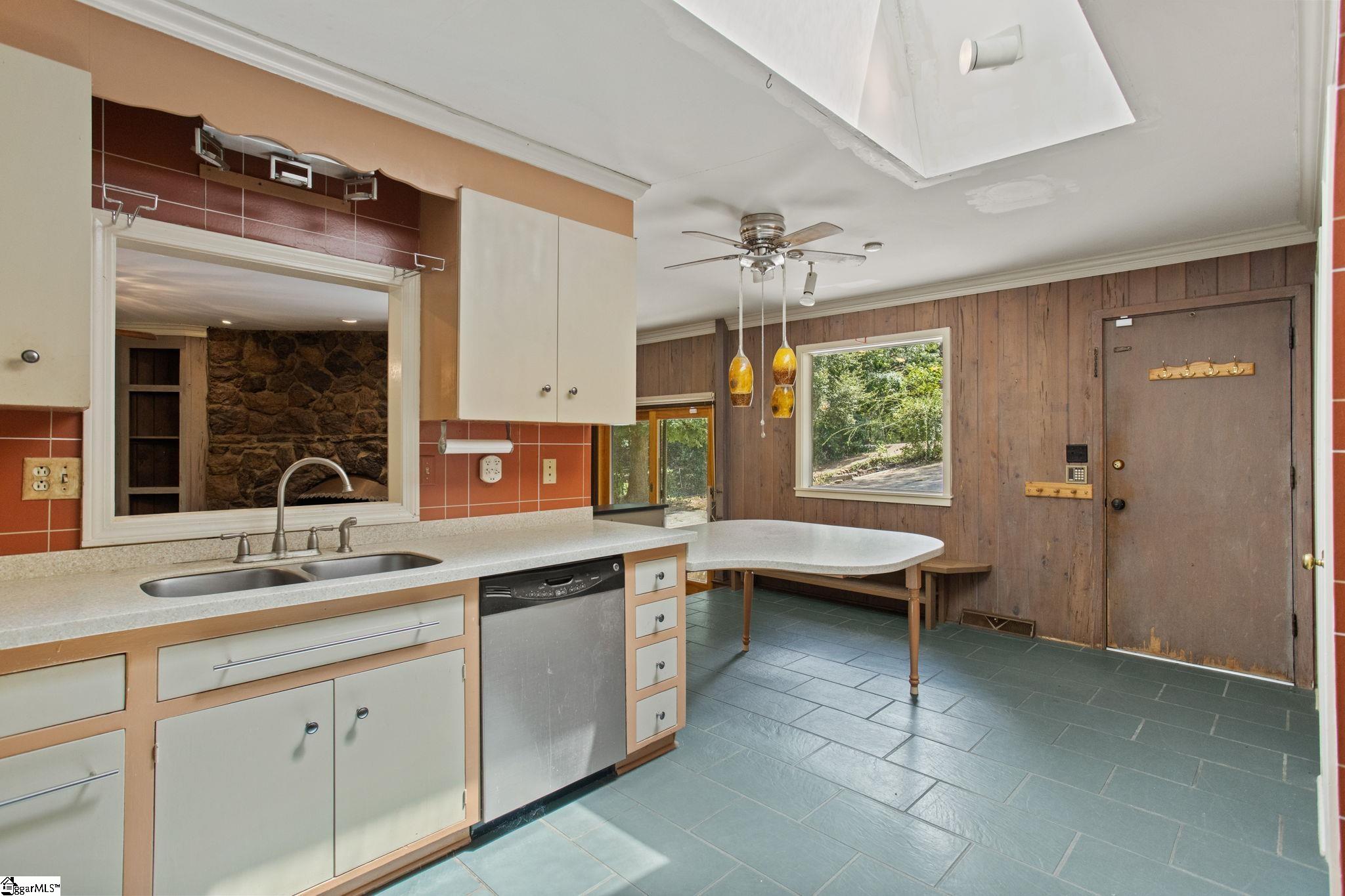 467 Henderson Road
