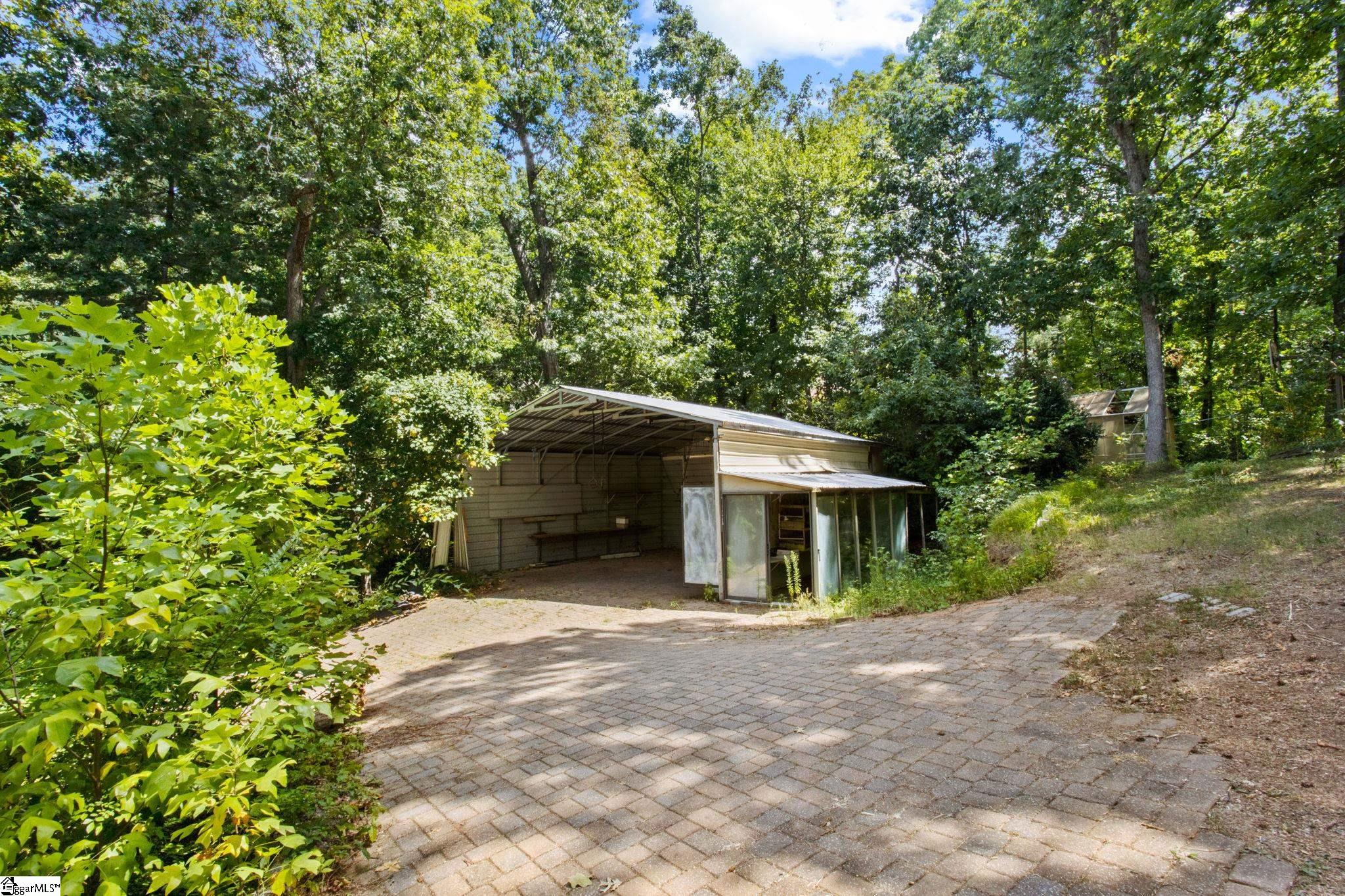 467 Henderson Road