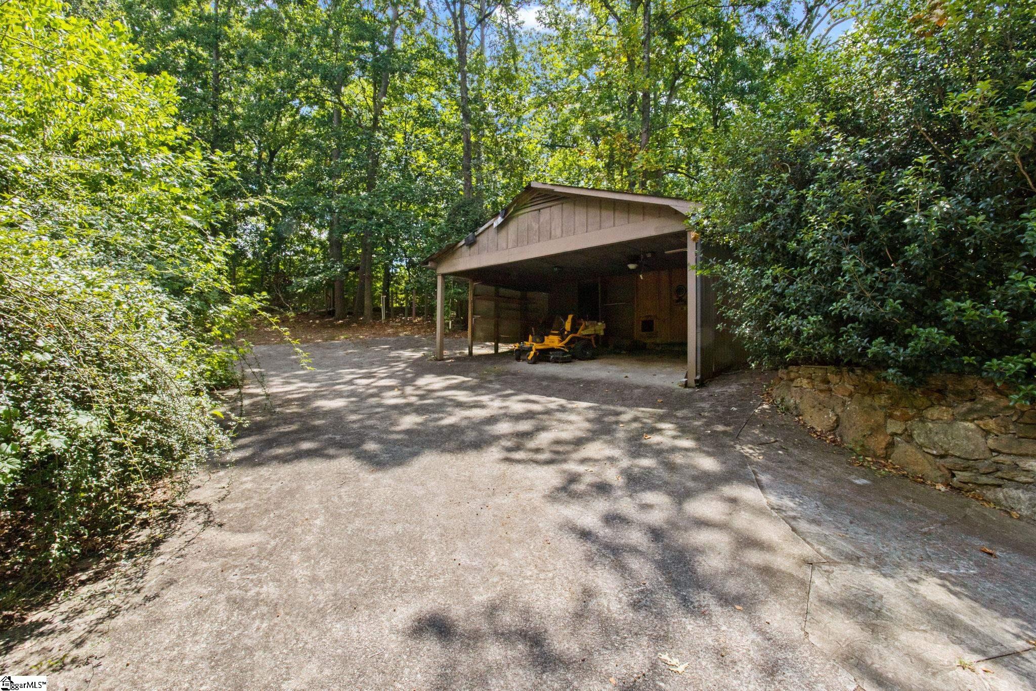 467 Henderson Road