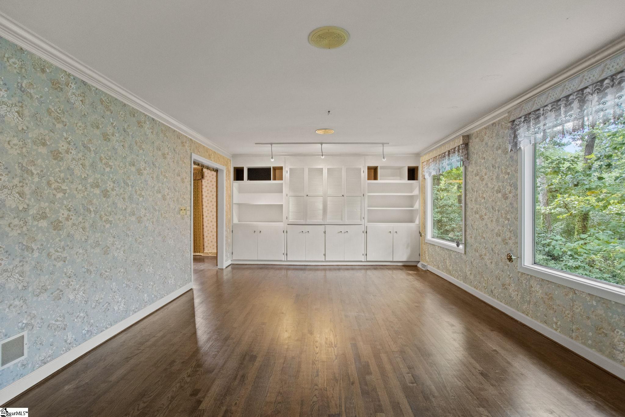 467 Henderson Road