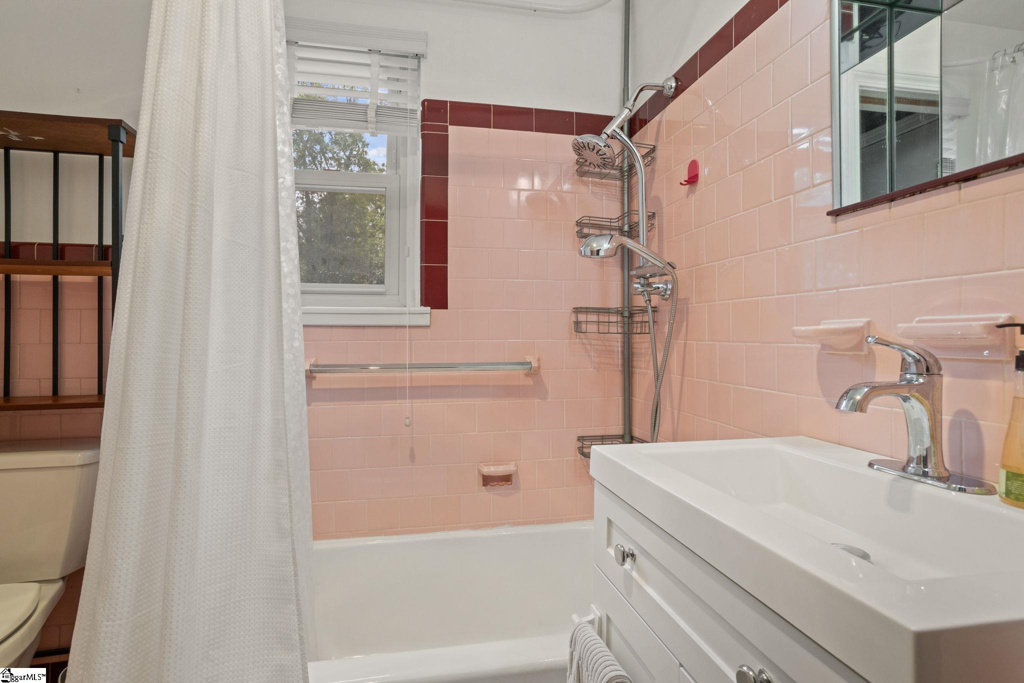 122 Bradley Boulevard