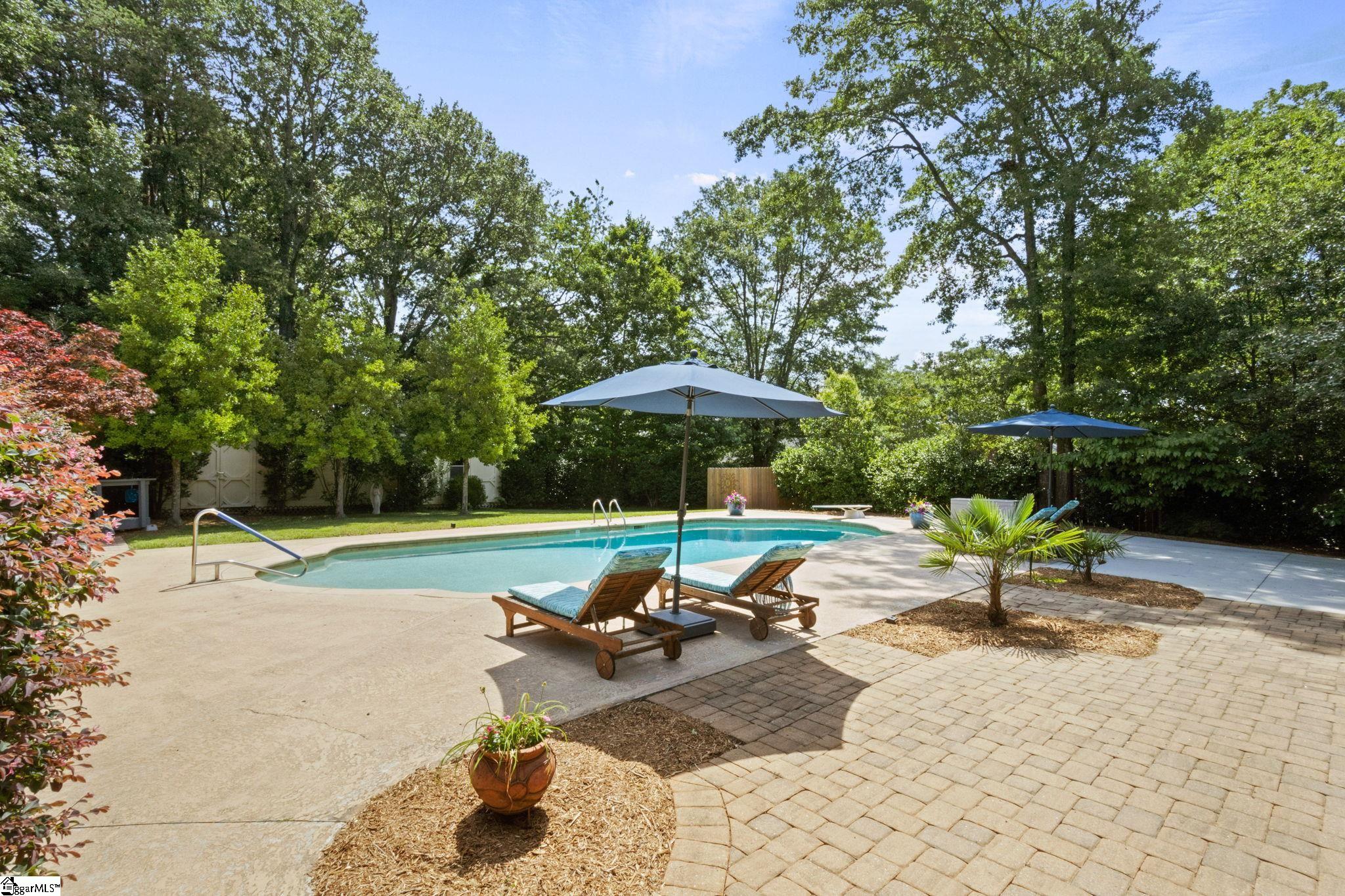 122 Bradley Boulevard