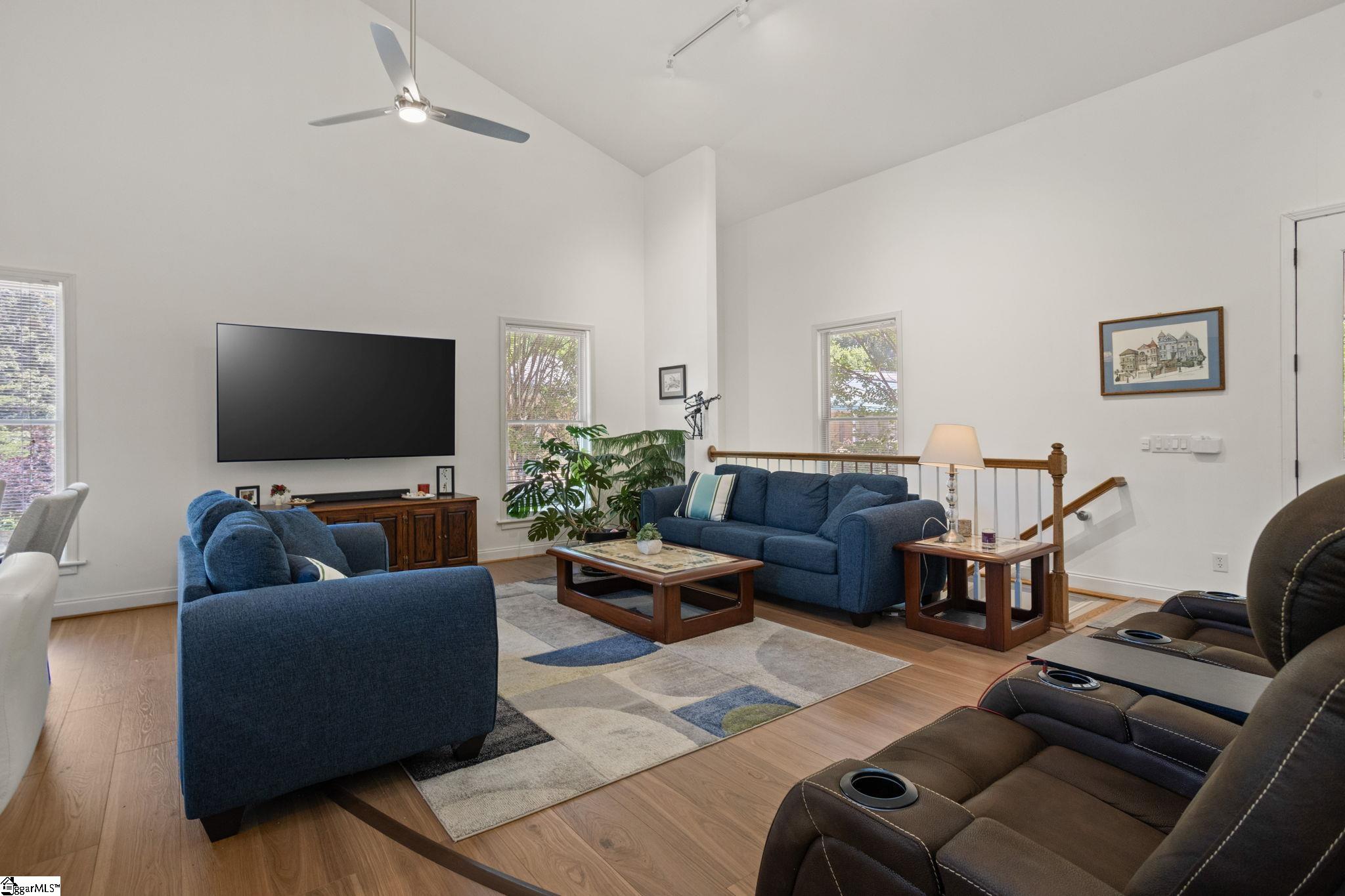 122 Bradley Boulevard