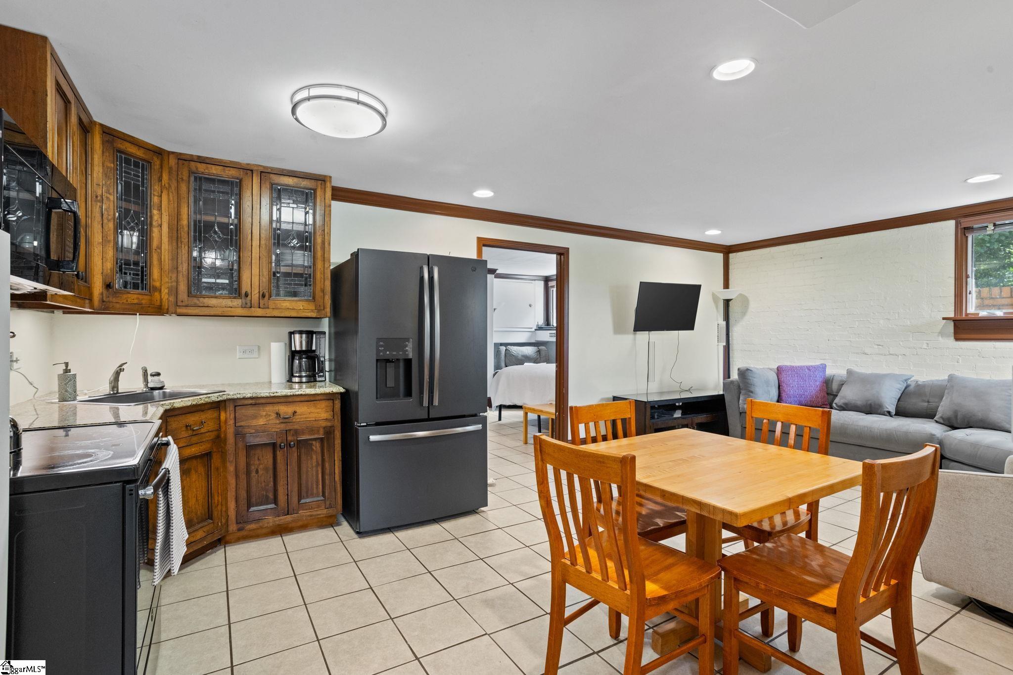 122 Bradley Boulevard