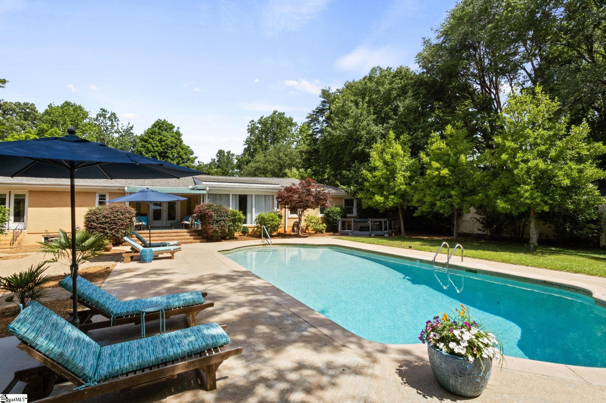 122 Bradley Boulevard