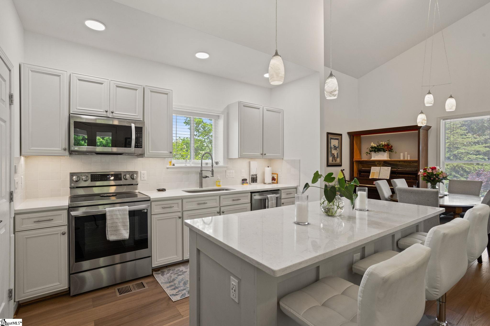 122 Bradley Boulevard