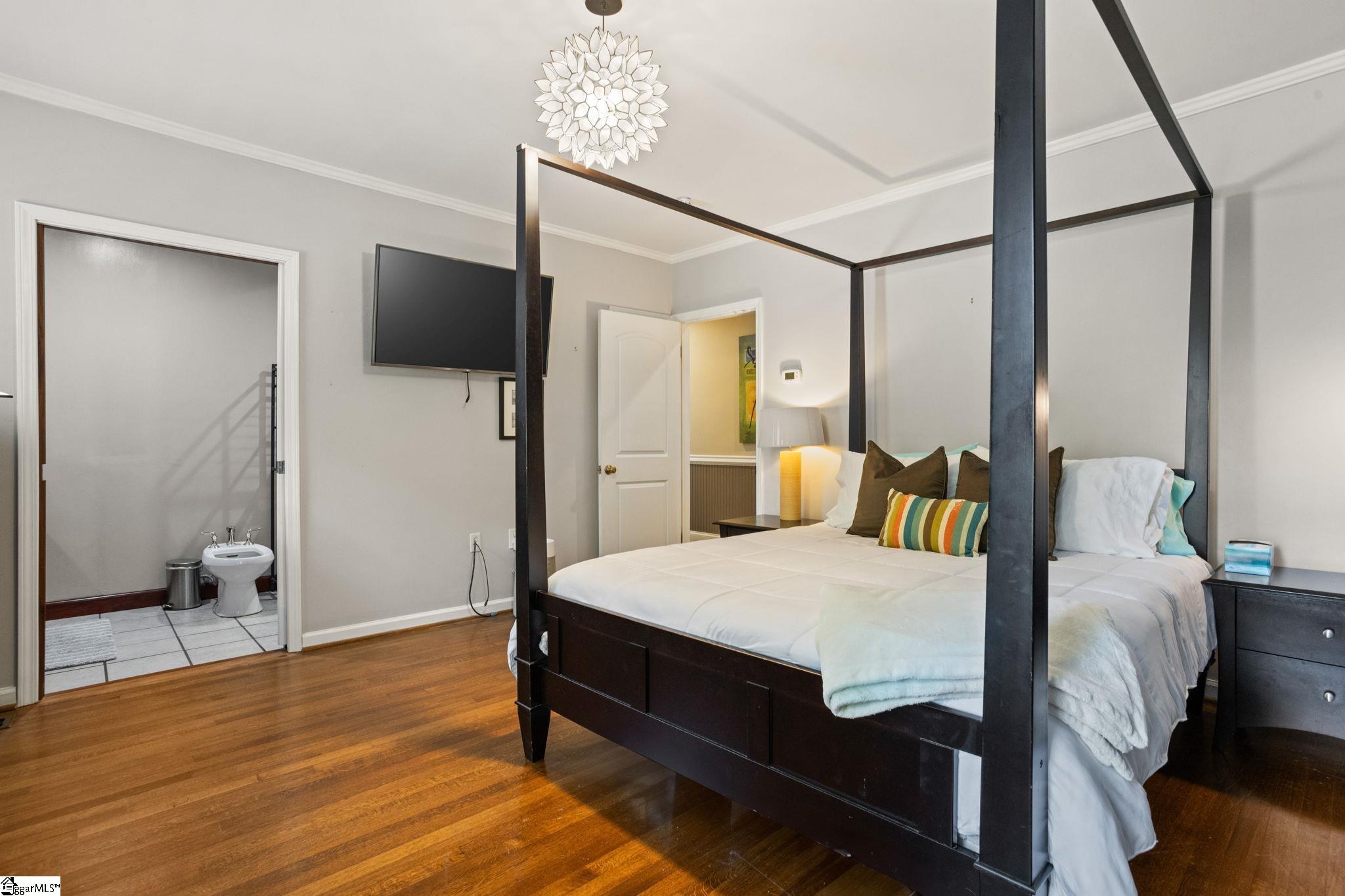 122 Bradley Boulevard