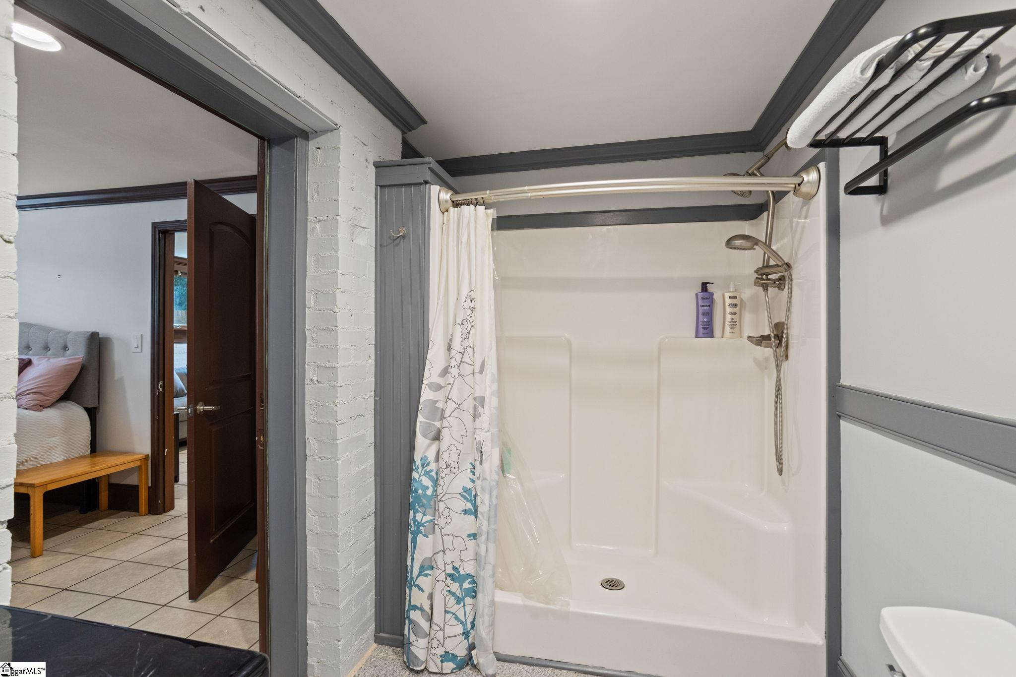 122 Bradley Boulevard