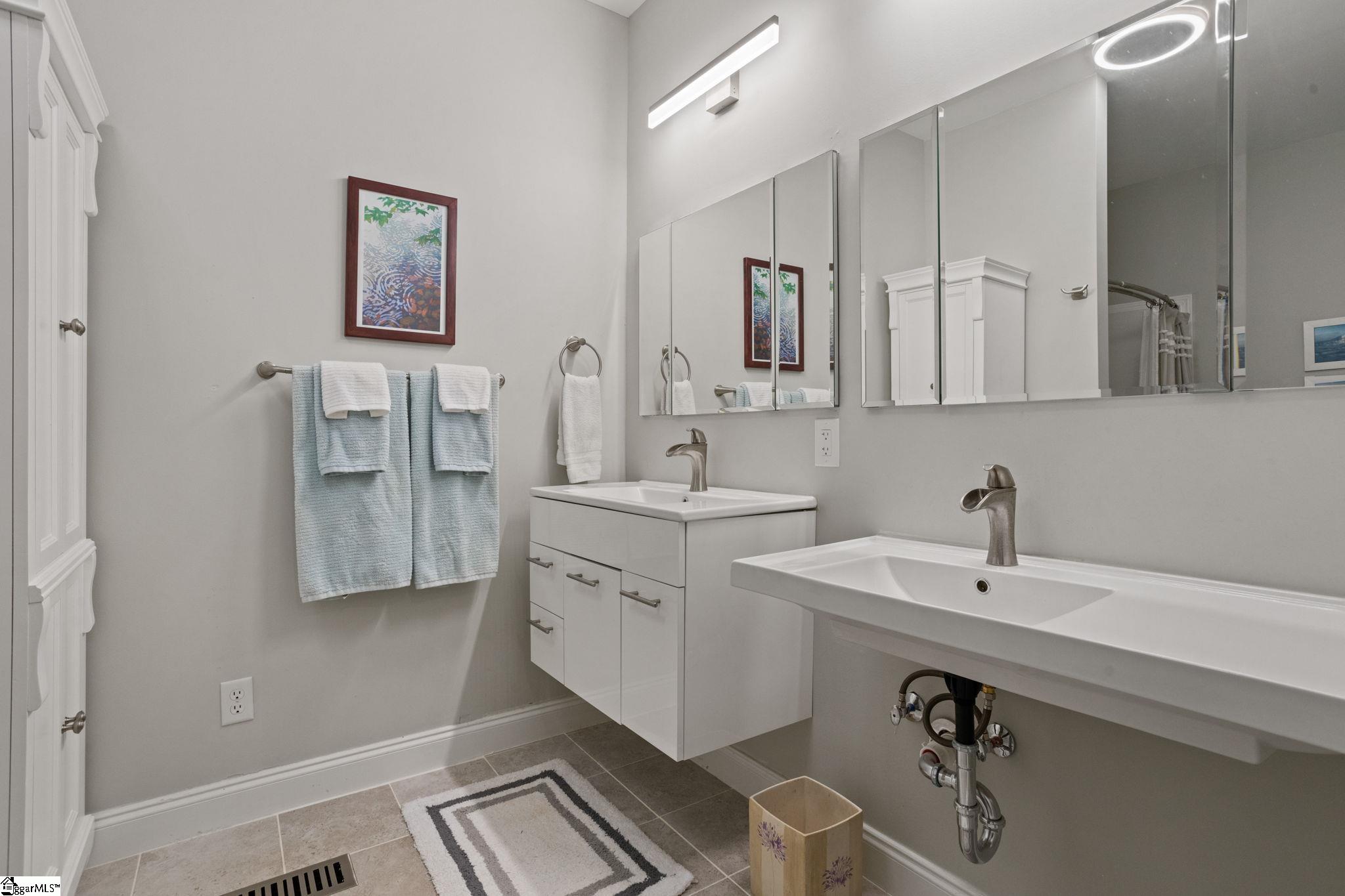 122 Bradley Boulevard