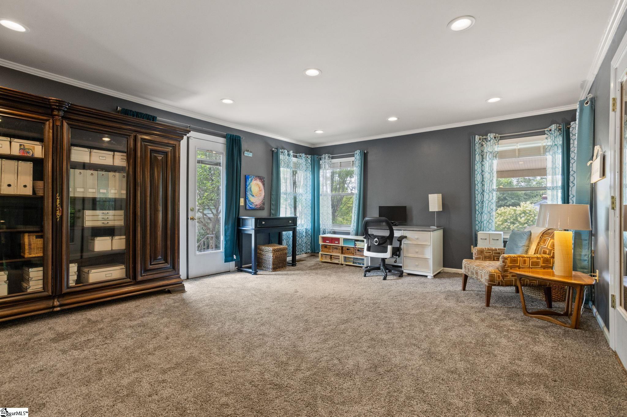 122 Bradley Boulevard