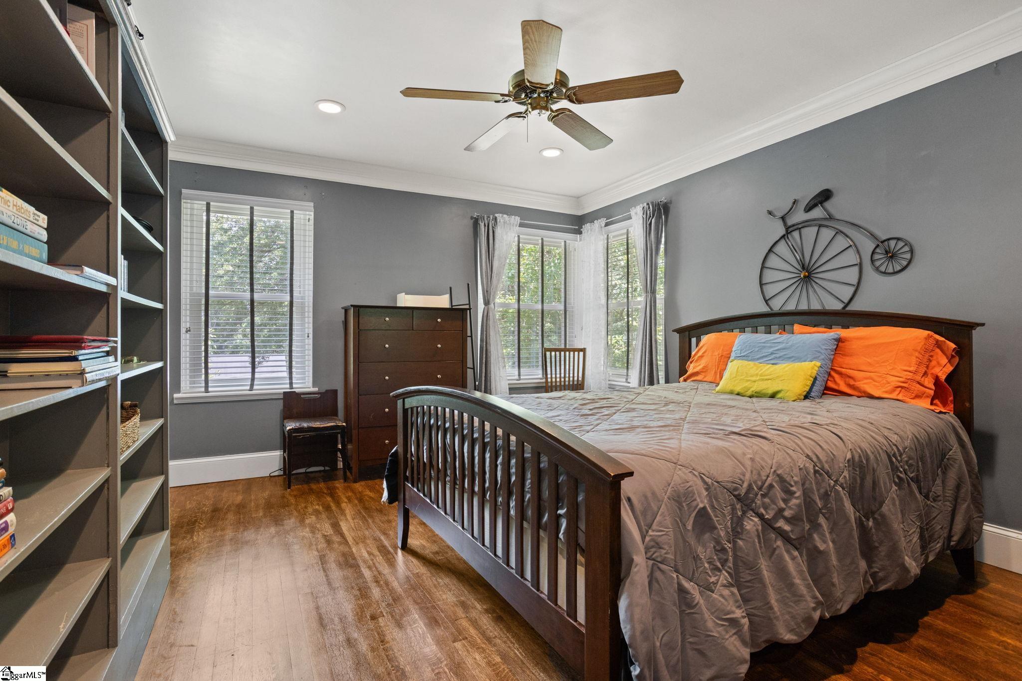 122 Bradley Boulevard