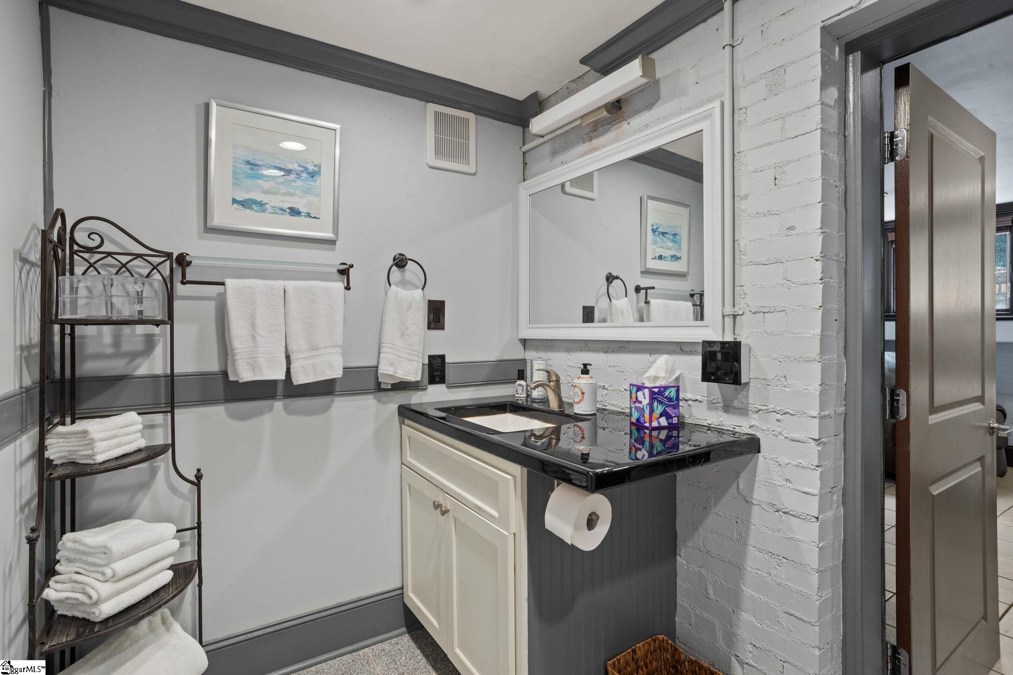 122 Bradley Boulevard