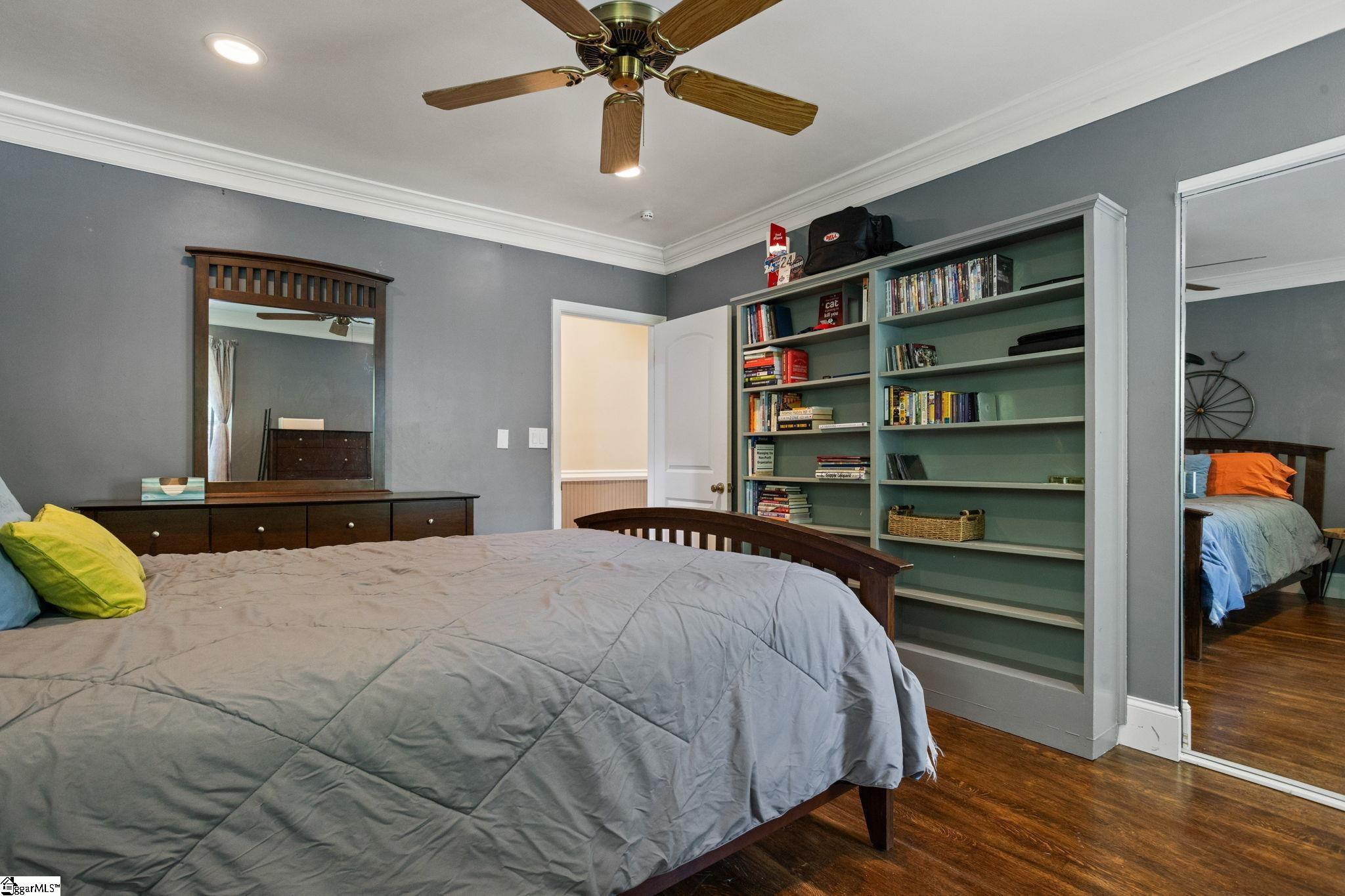 122 Bradley Boulevard