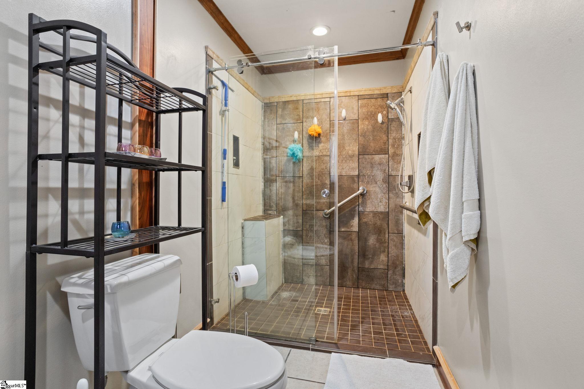 122 Bradley Boulevard