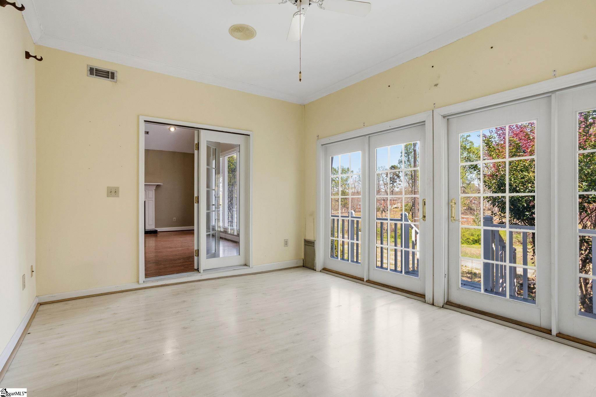 306 Greenview Circle