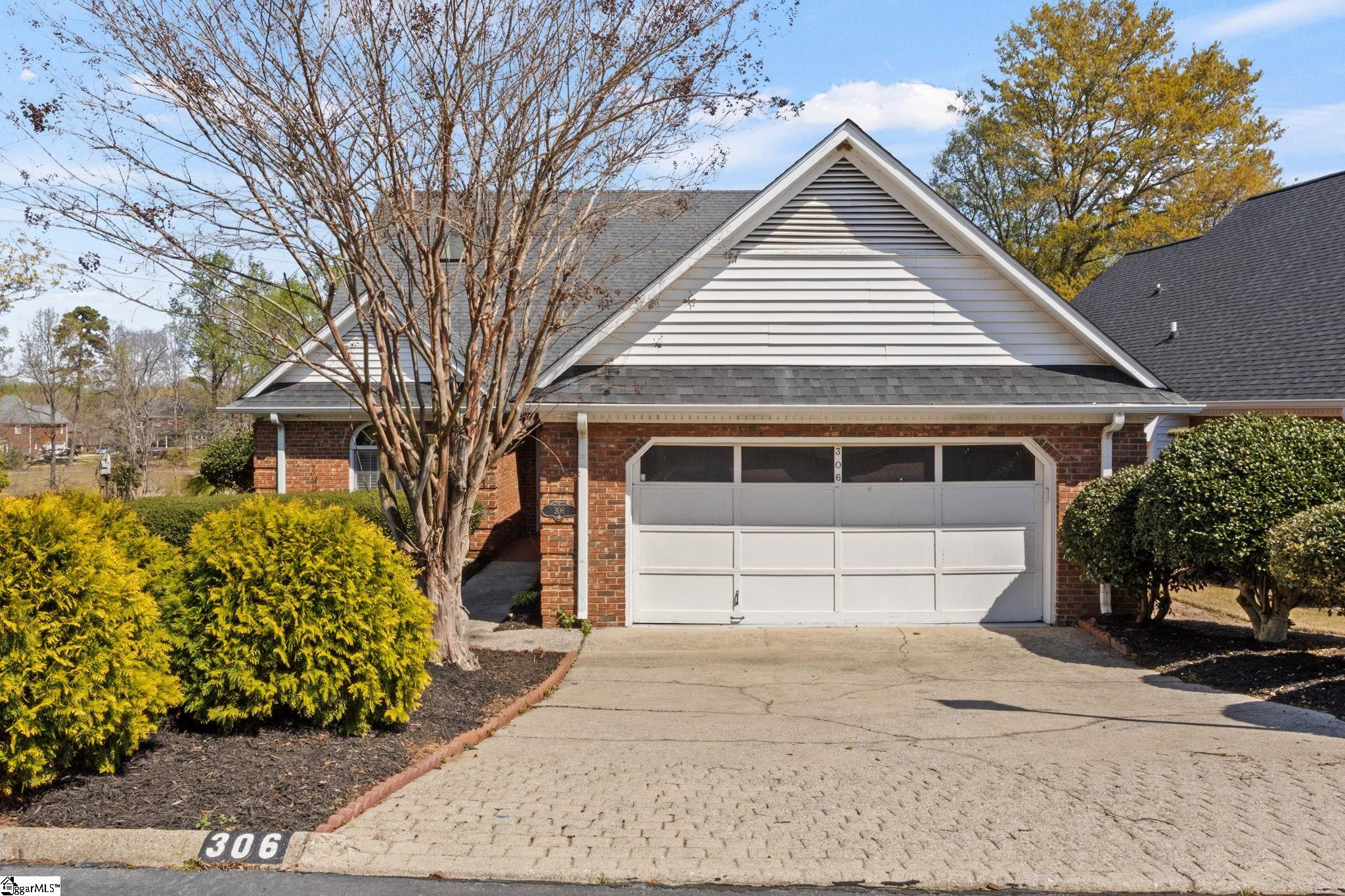 306 Greenview Circle