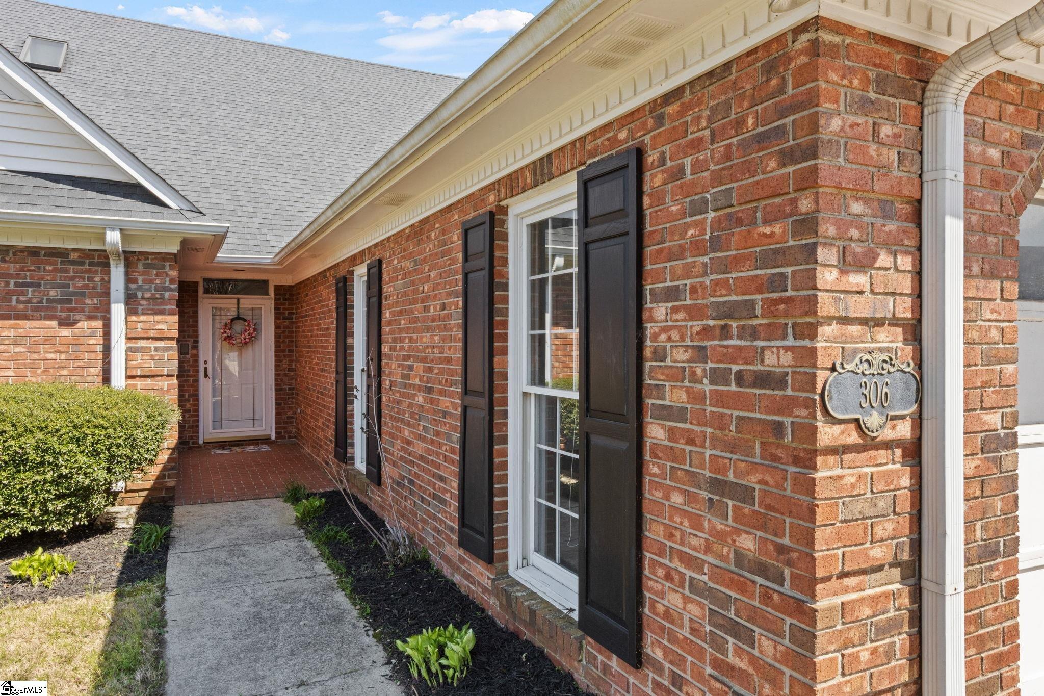 306 Greenview Circle
