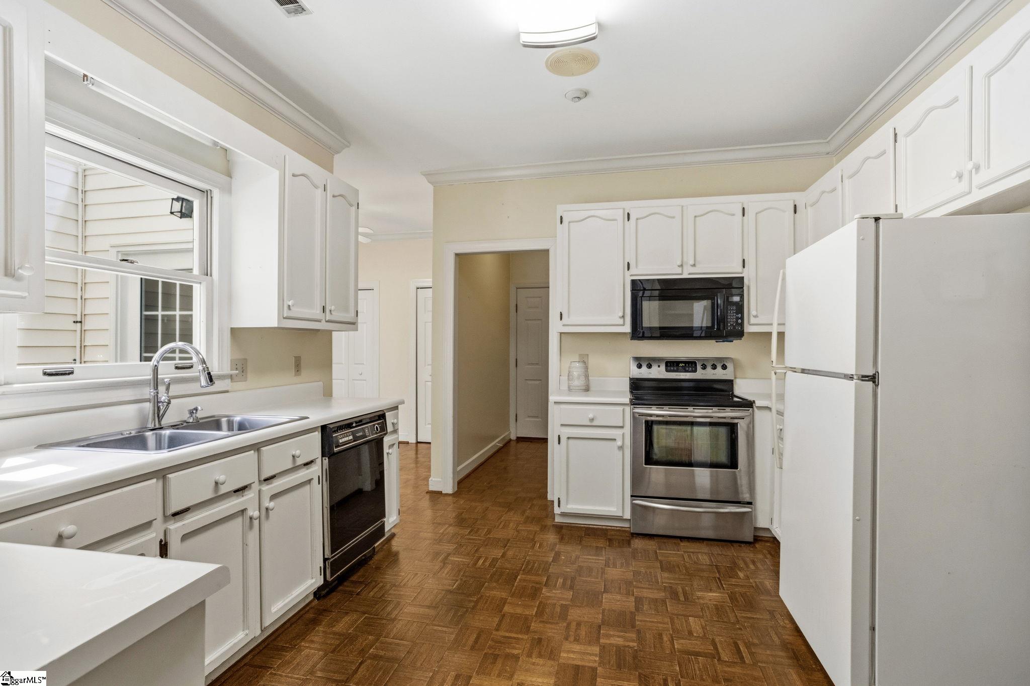 306 Greenview Circle