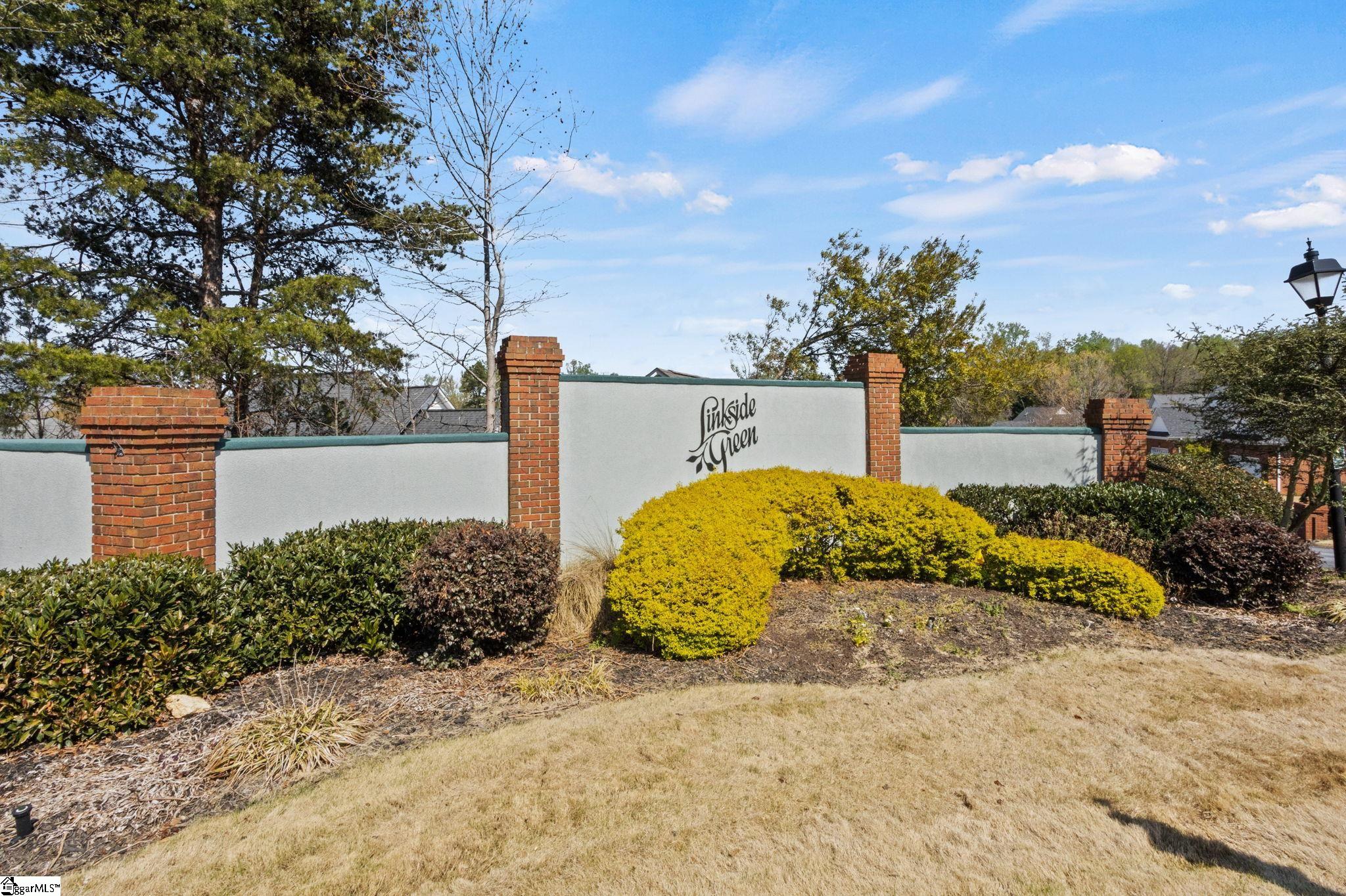 306 Greenview Circle