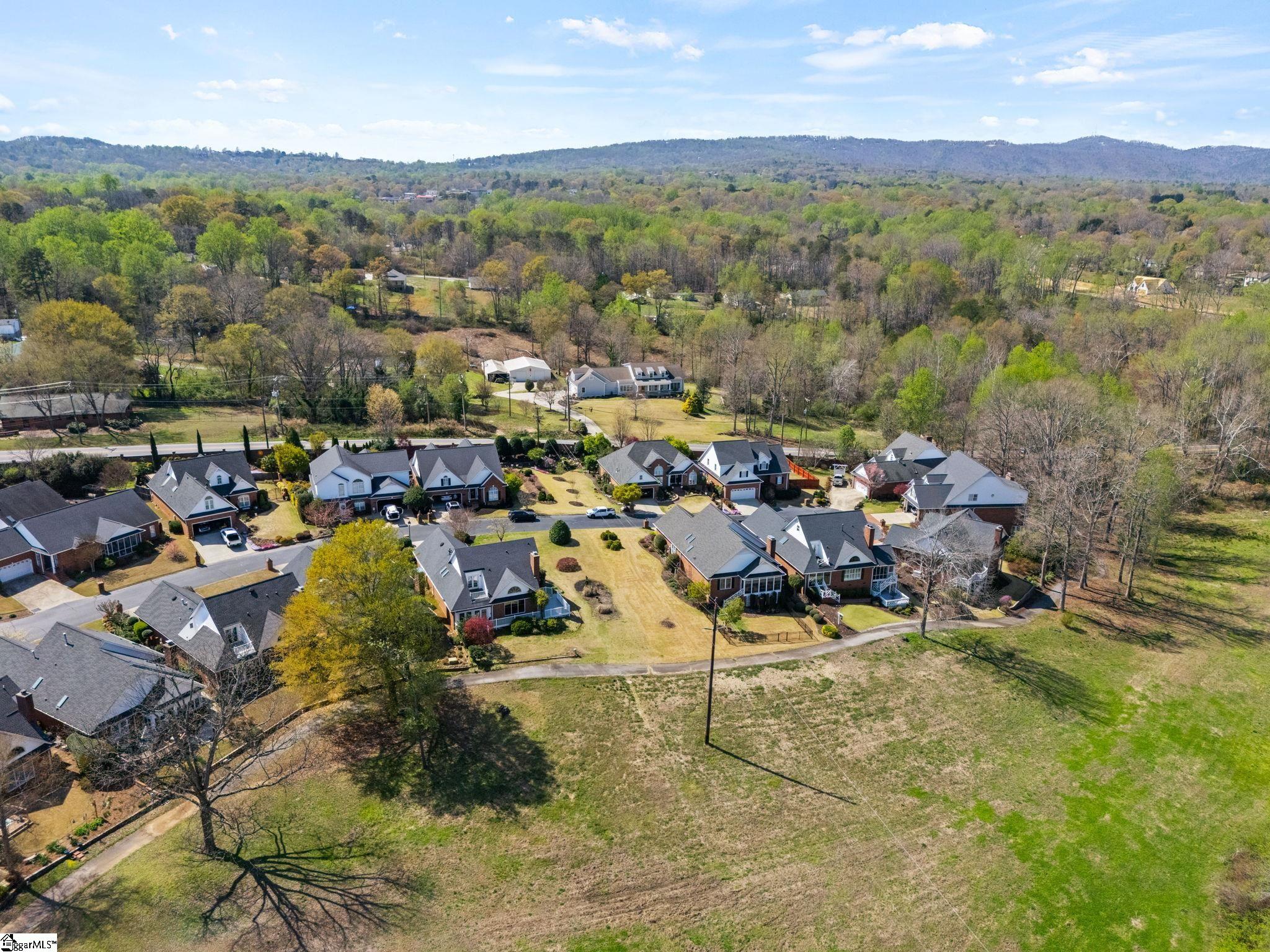 306 Greenview Circle